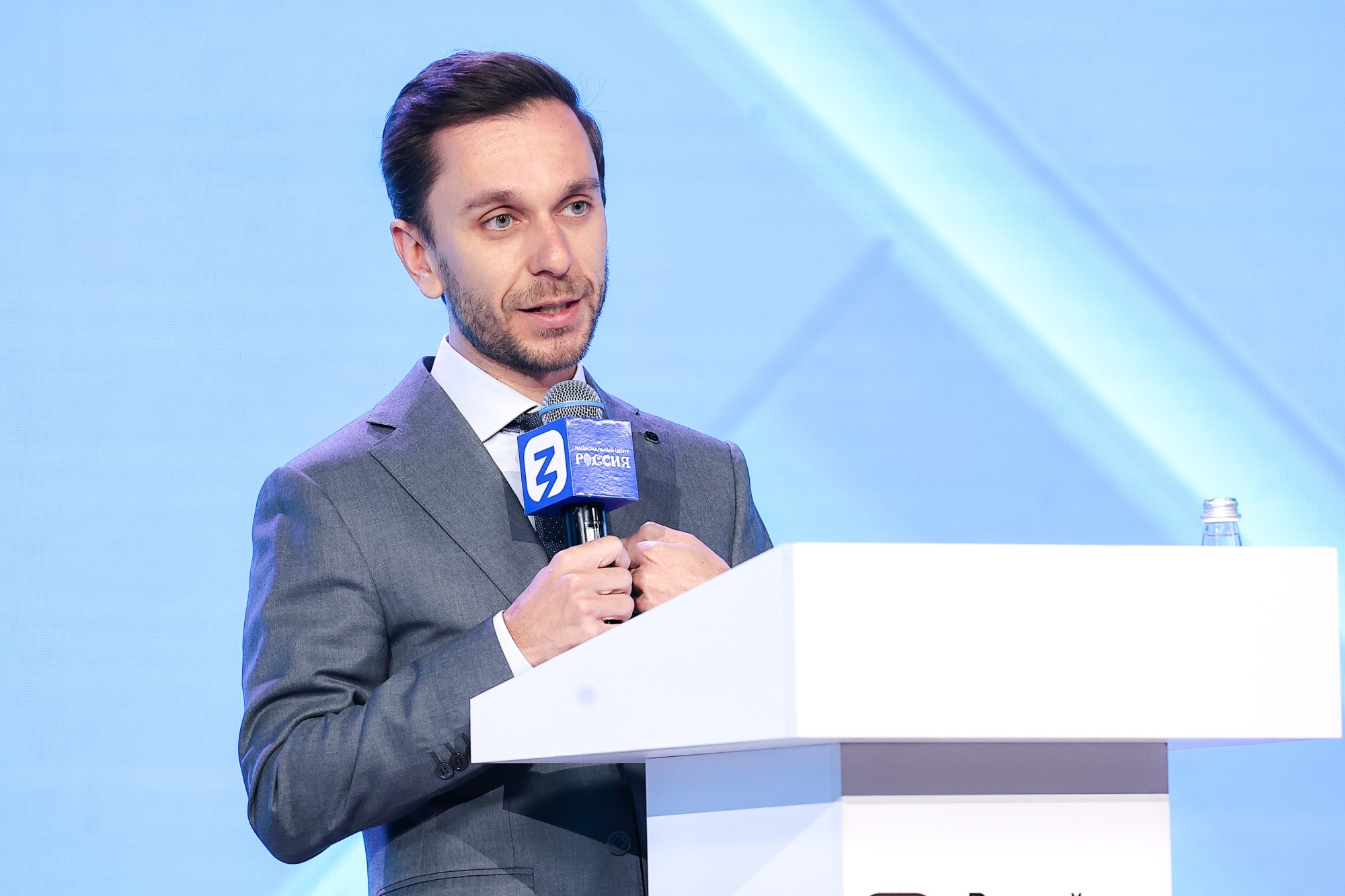 cb149b6b28562f7574fb_2000x