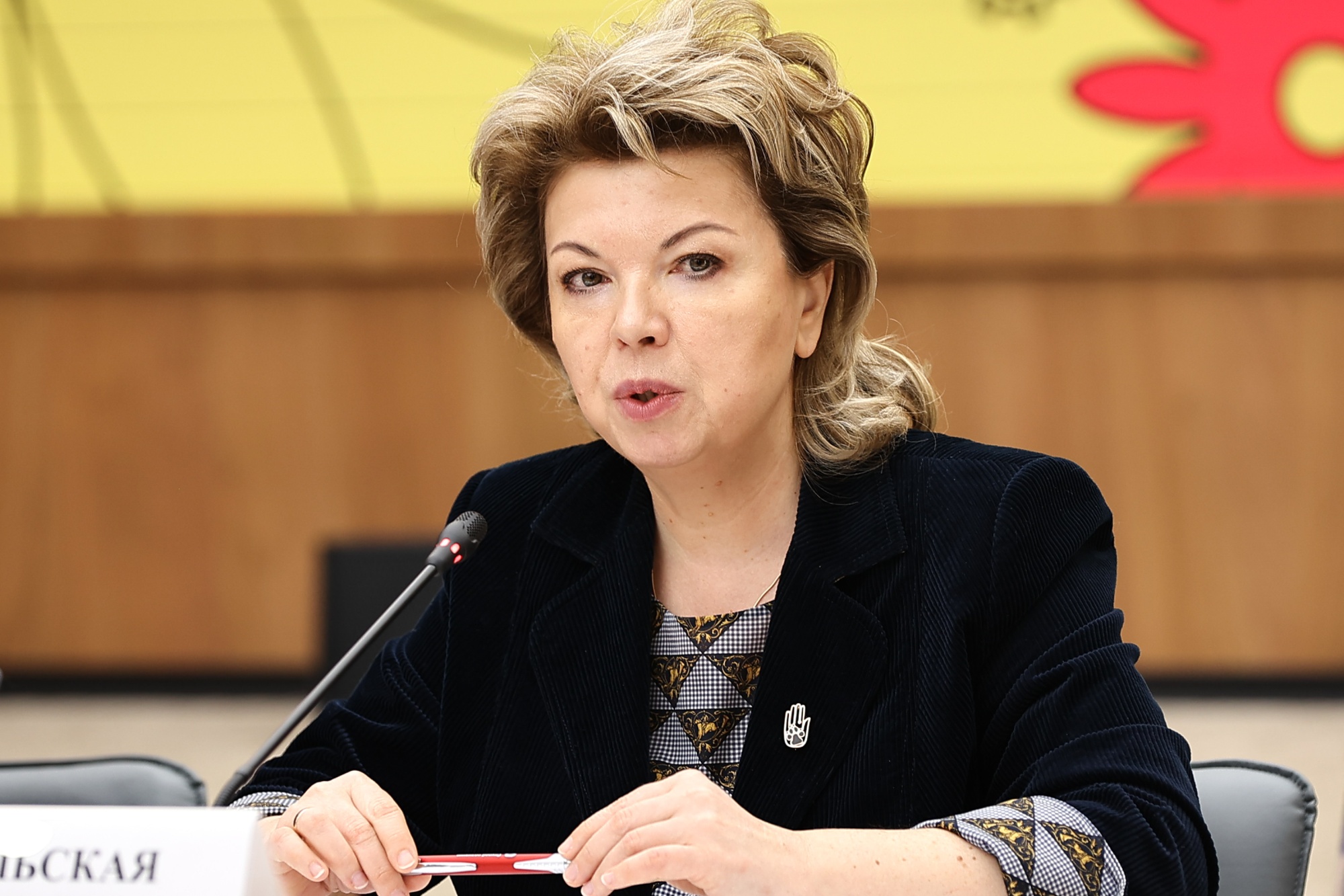 43564442a812f7527bc0_2000x