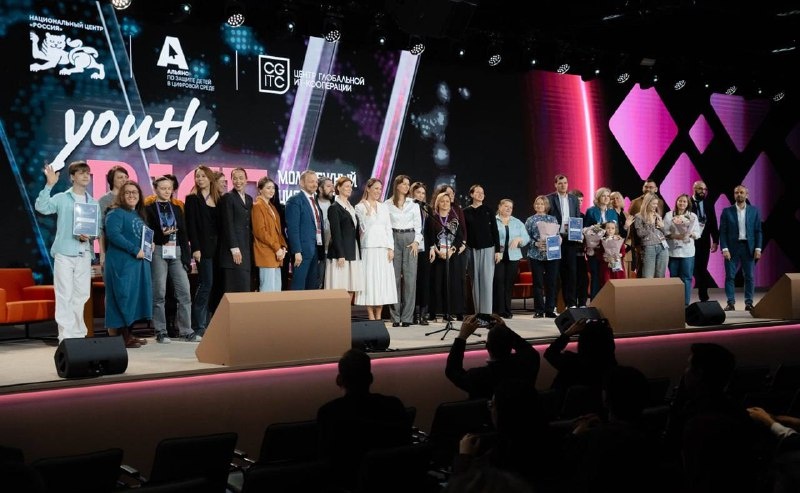 22e4a566dbd4897f0ae5_2000x