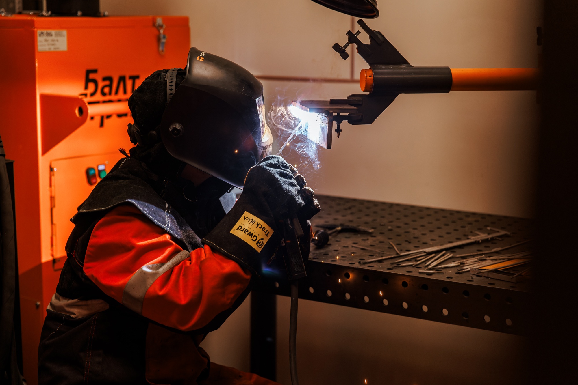 4f79c121e966bb0af87c_2000x