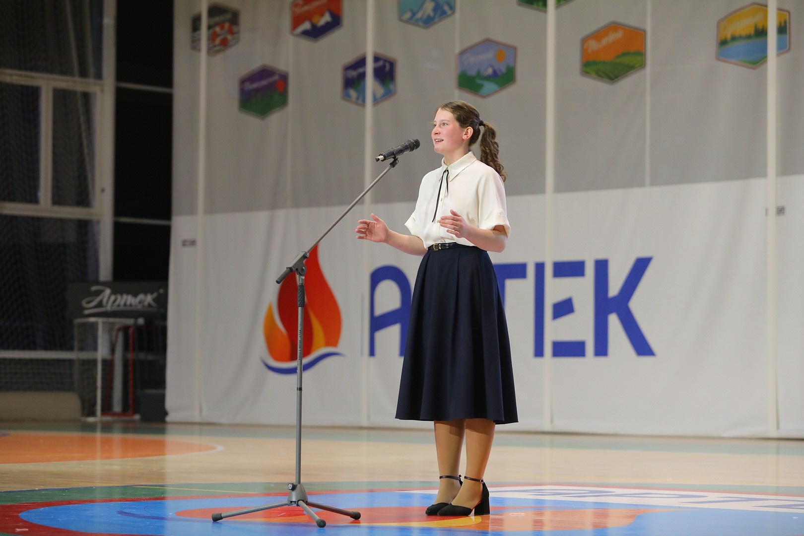 93310e3555d7a3f3aed7_2000x