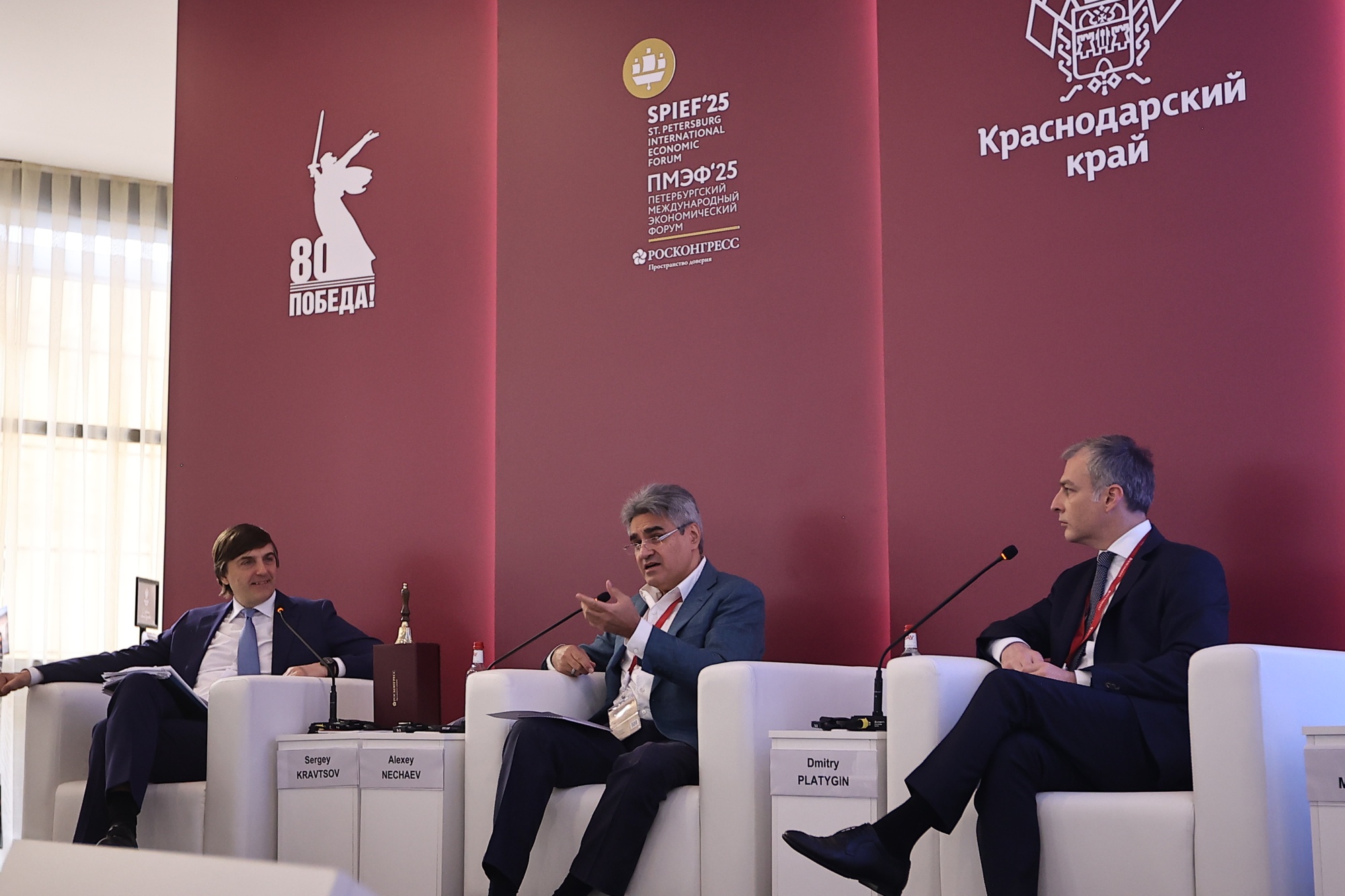 17275cd2903944341220_2000x