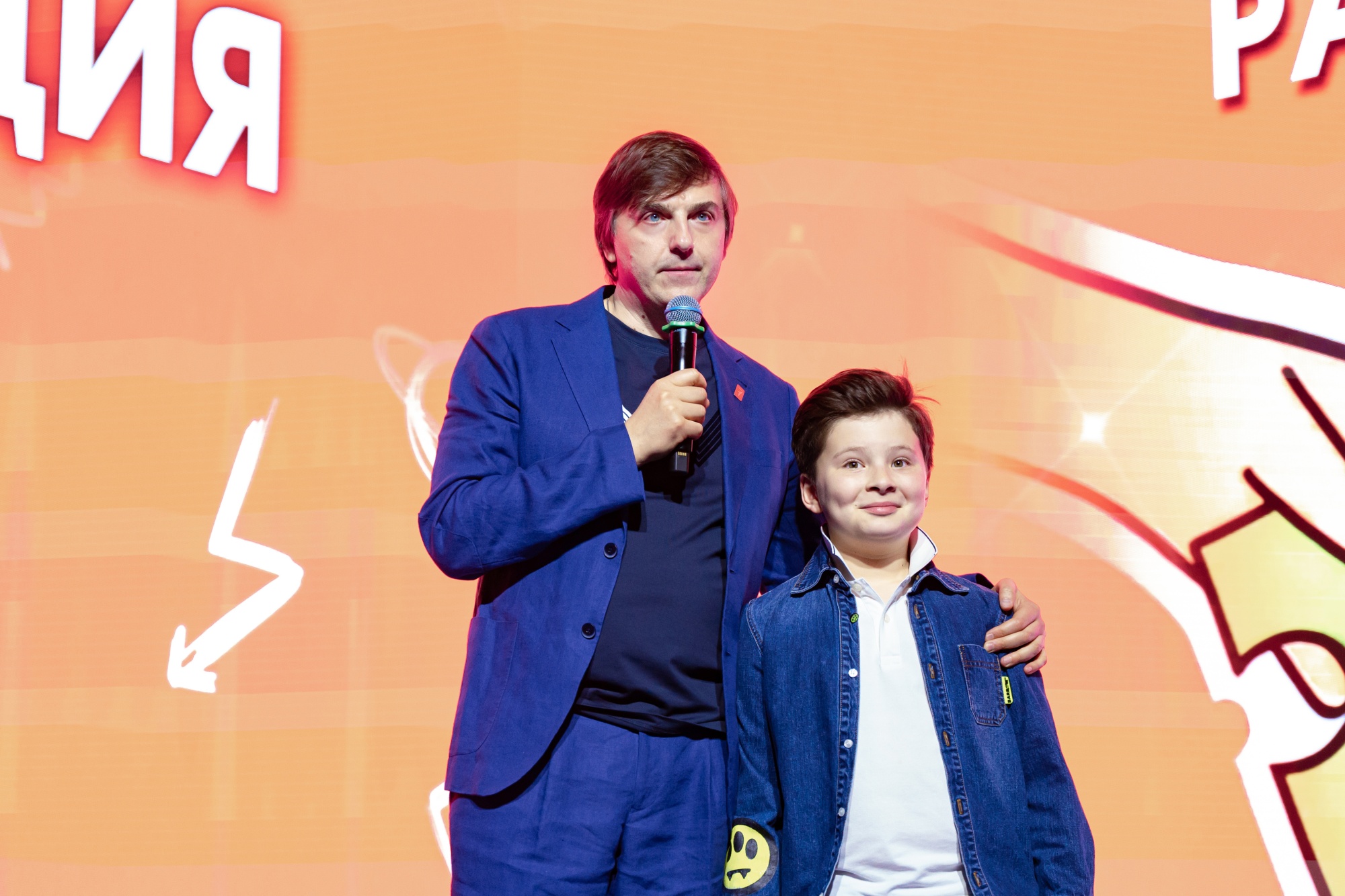 44eeda42bf5cc19d47e5_2000x