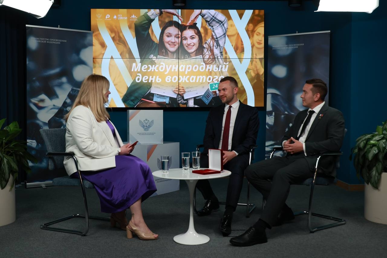 6027d83985abbef9327e_2000x