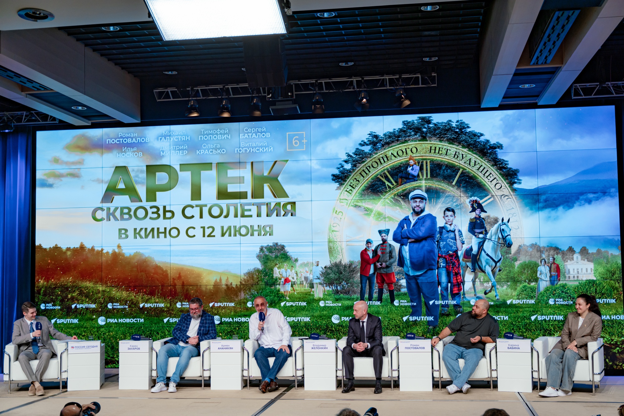 817dd762e6287b86e92f_2000x