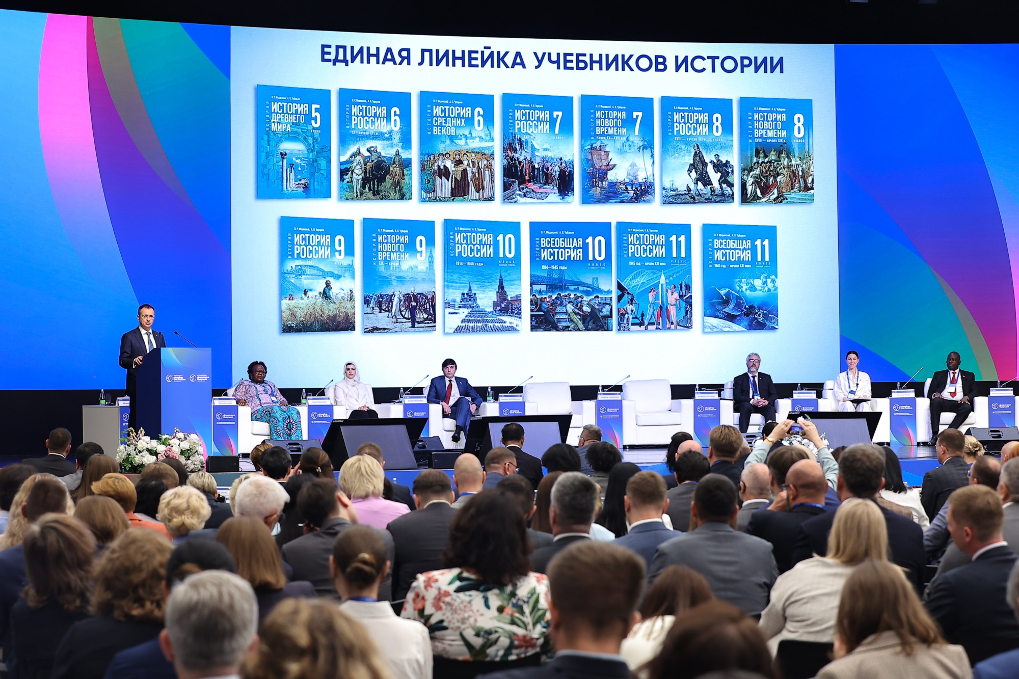 b561291b91c95ec22ba1_2000x