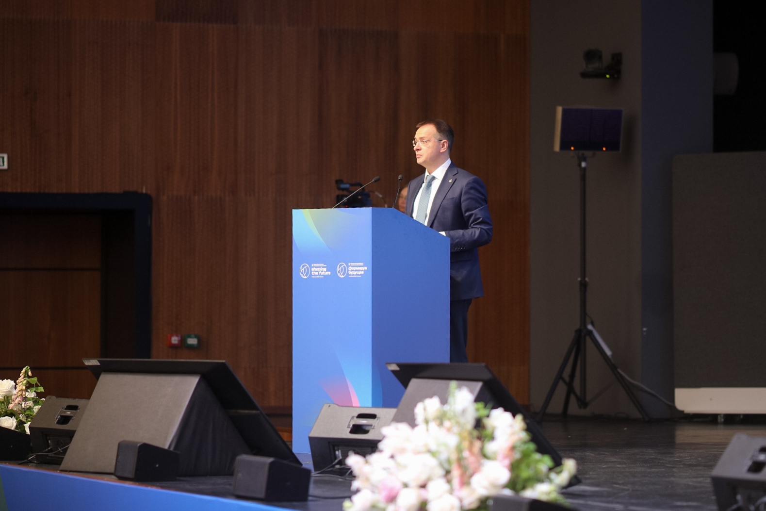 f33bce667129747905d2_2000x