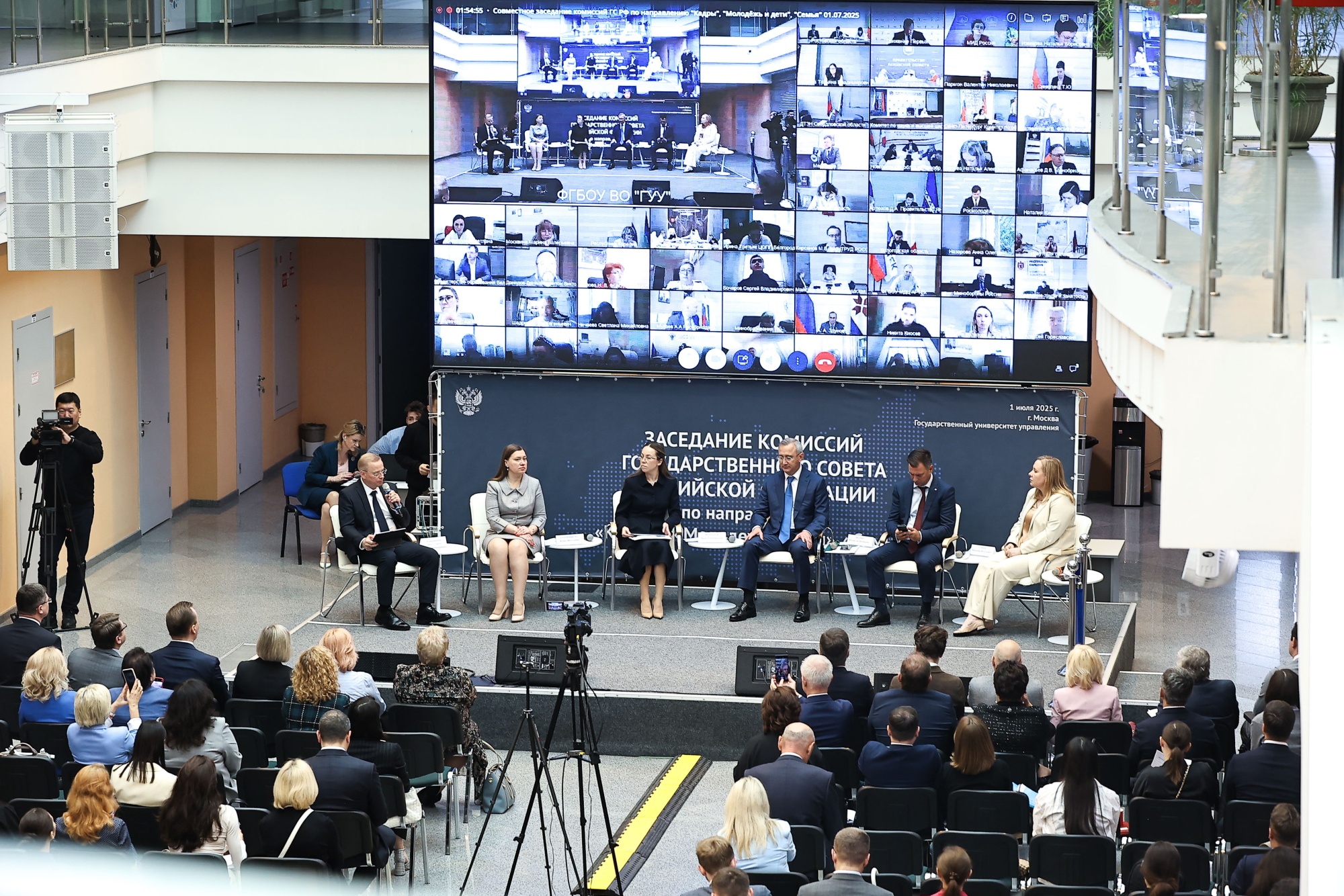 a3b506432bea3cd6717c_2000x