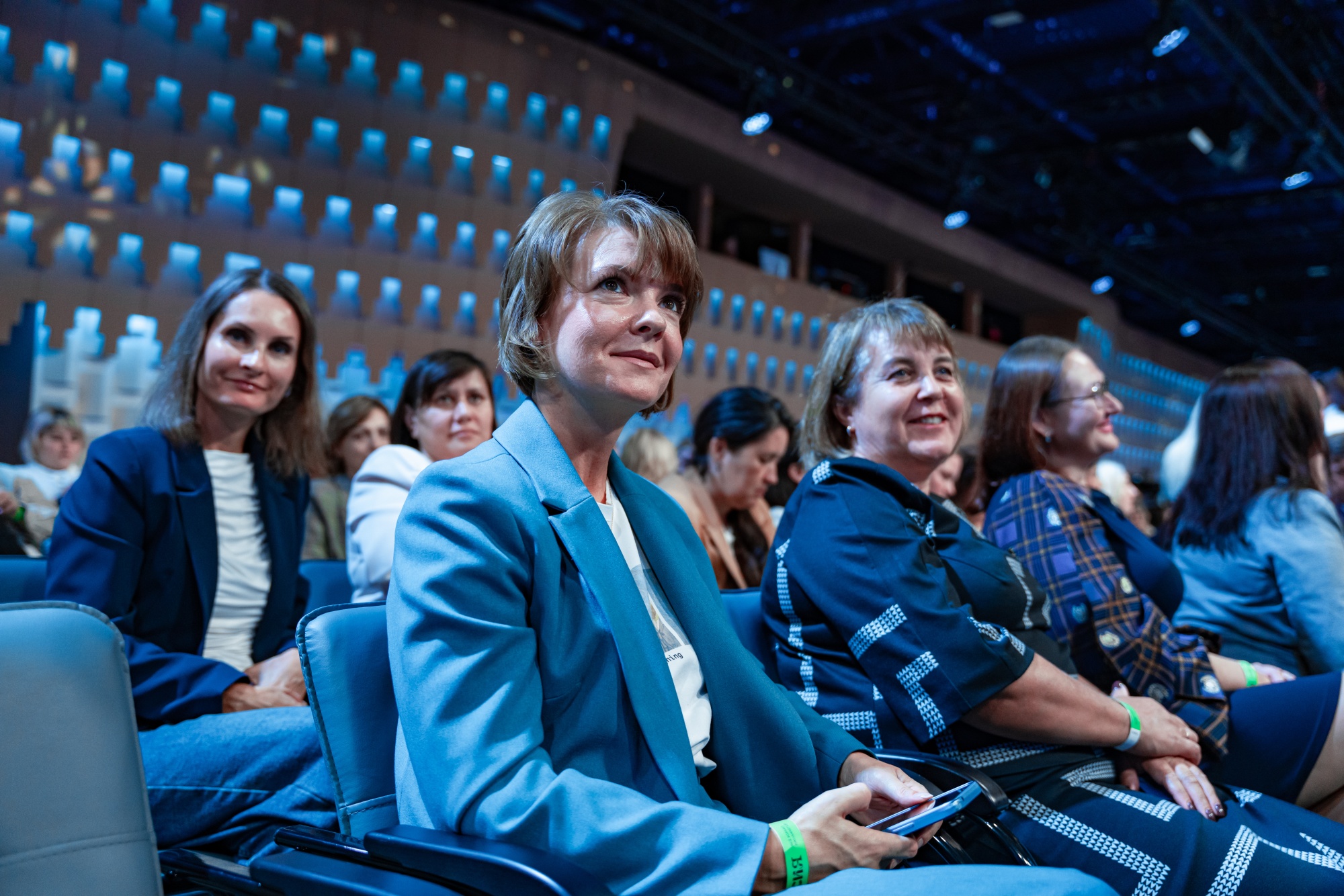 0c44564e24fbd9f6c23a_2000x