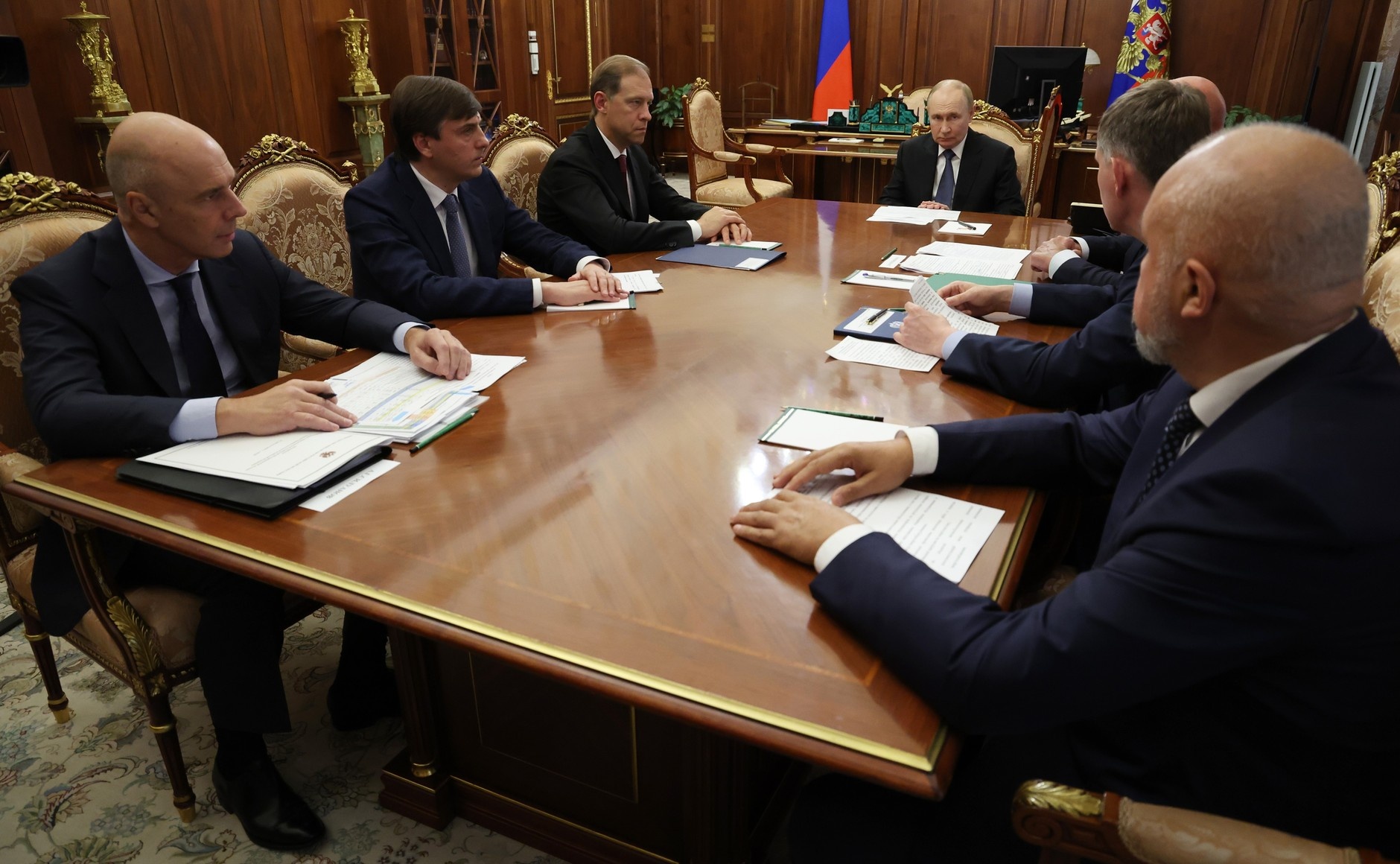 Сергей Кравцов доложил Владимиру Путину о готовности школ к началу учебного года