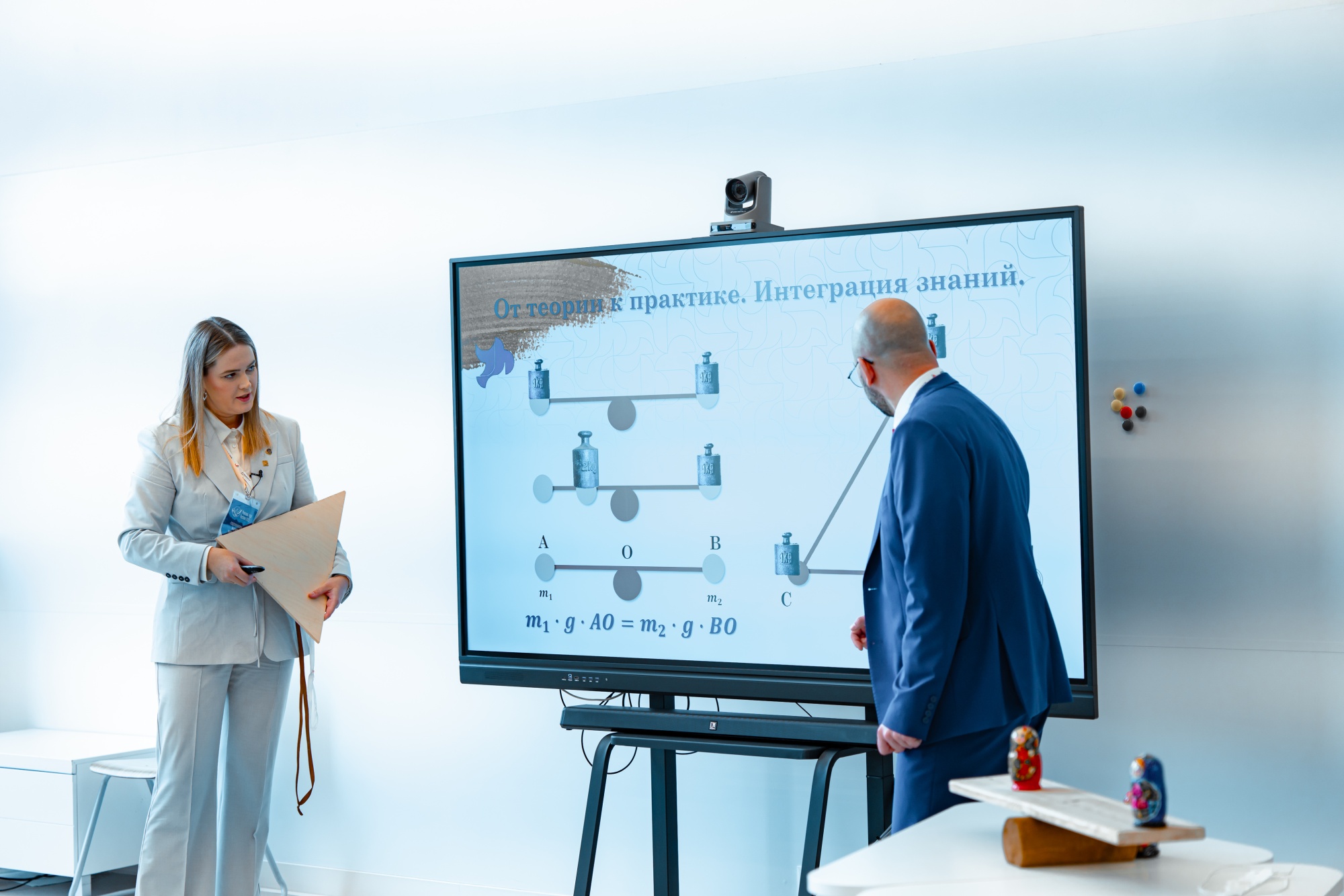 8c7f592c91022df5a956_2000x