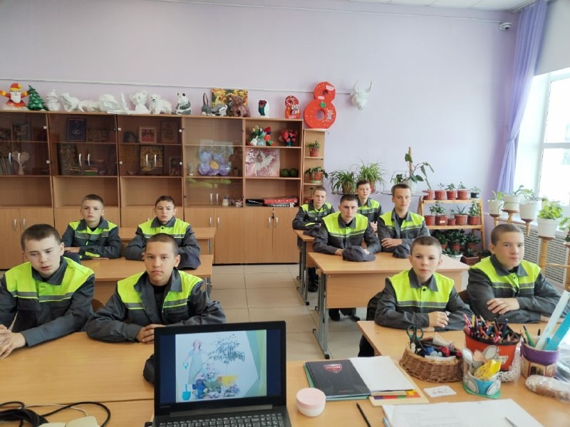 EZJUZ7pkouQ EZJUZ7pkouQ