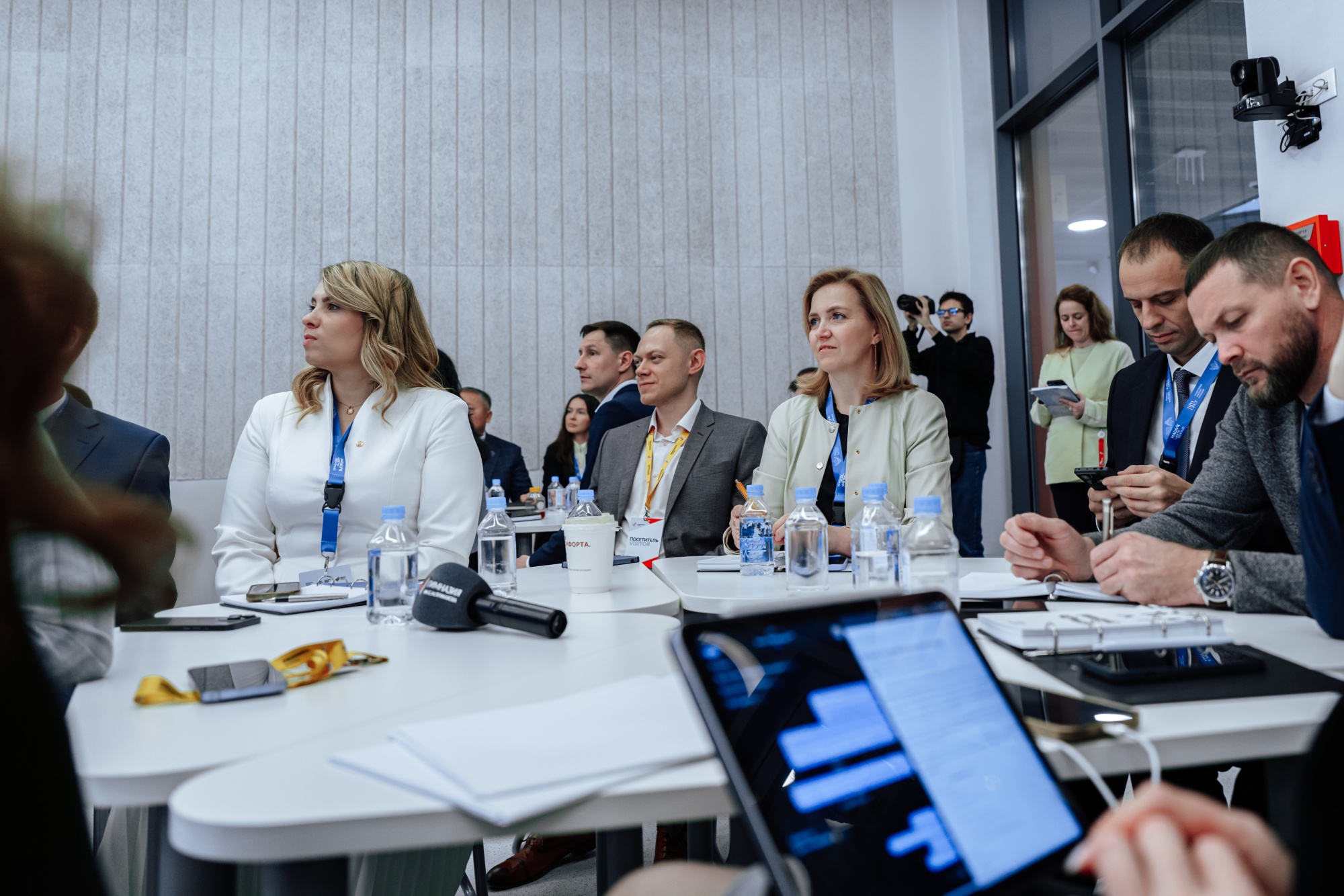 2e1552df1b2ed8f178e0_2000x