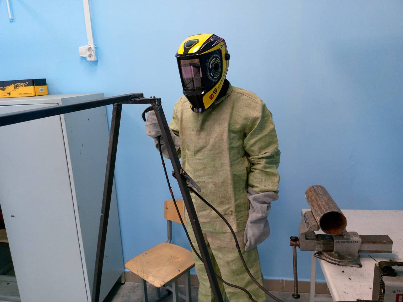 388ee49b-0bfa-44e9-93ba-06b78bde82ce