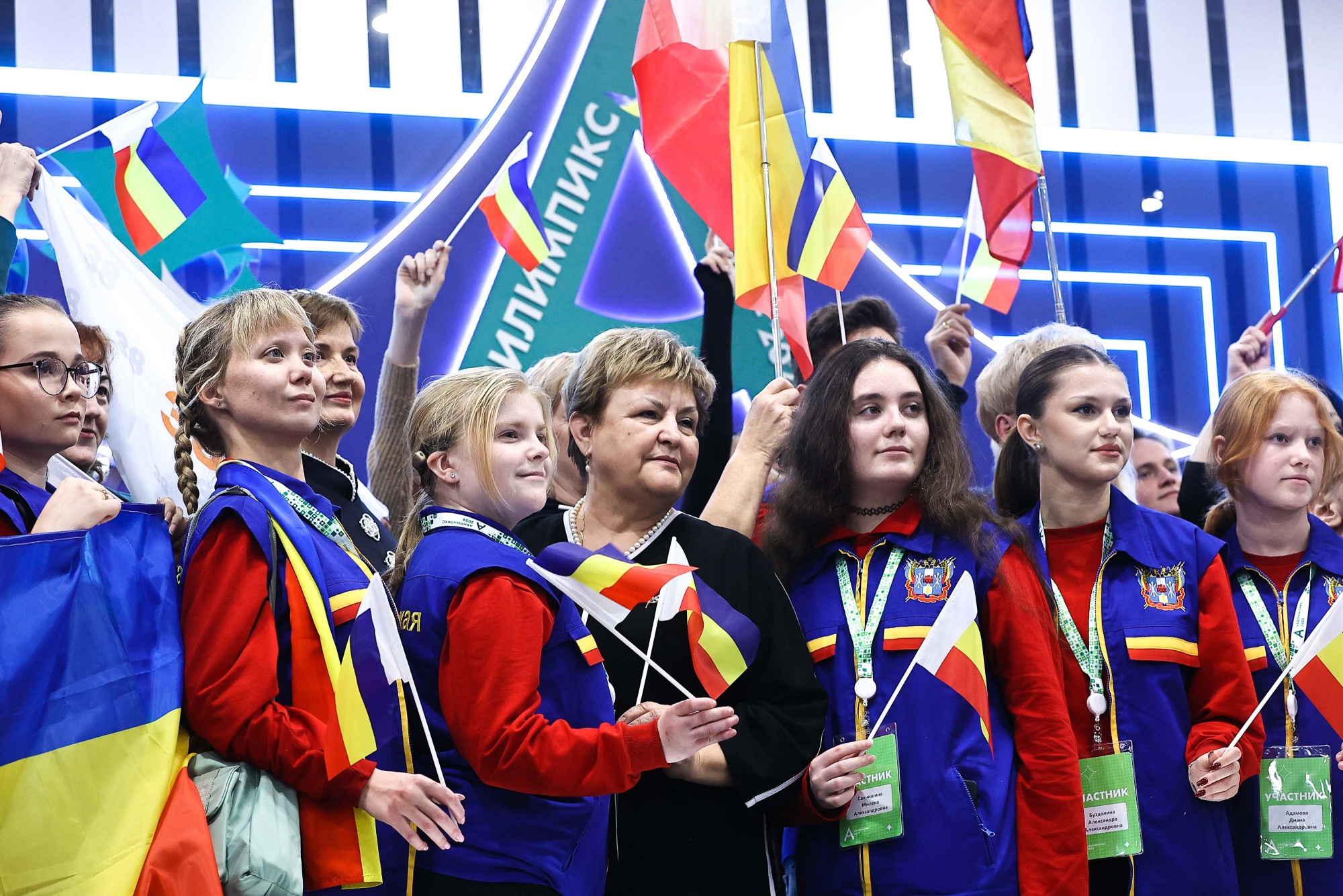 40e1825a886feed5c5ff_2000x