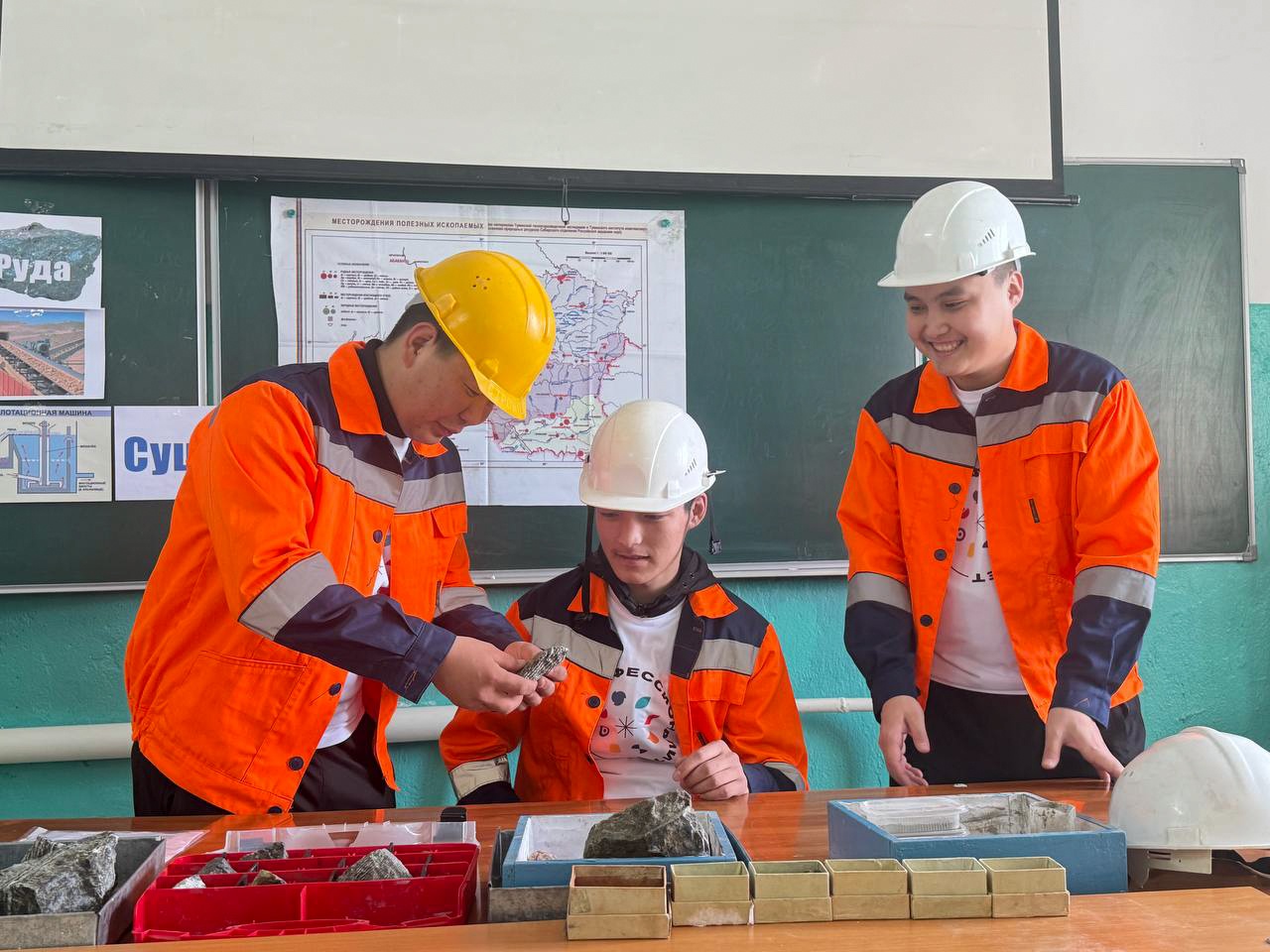 5d5b188187f8fba16fb5_2000x