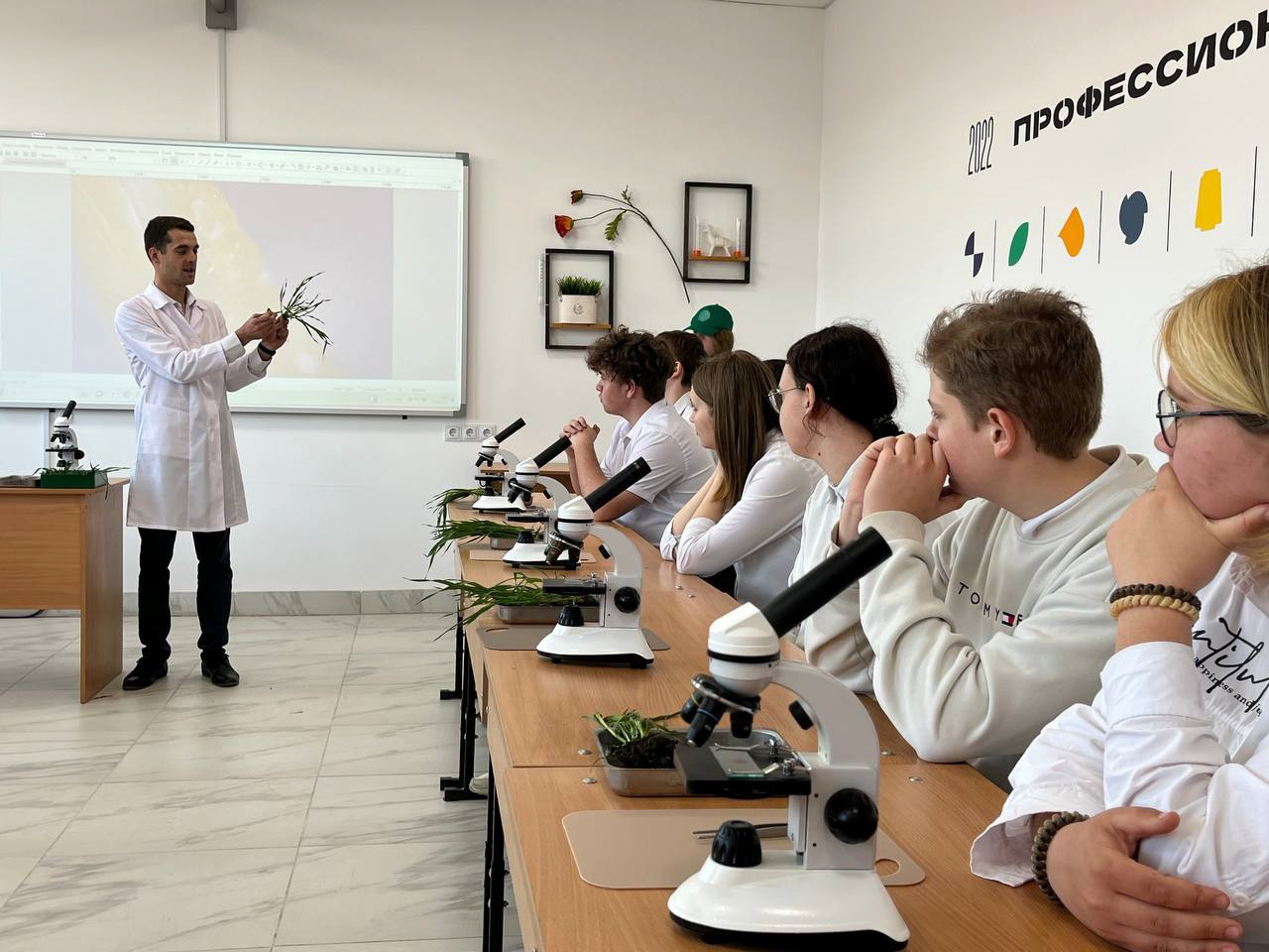 902d6380ffe4919cce60_2000x