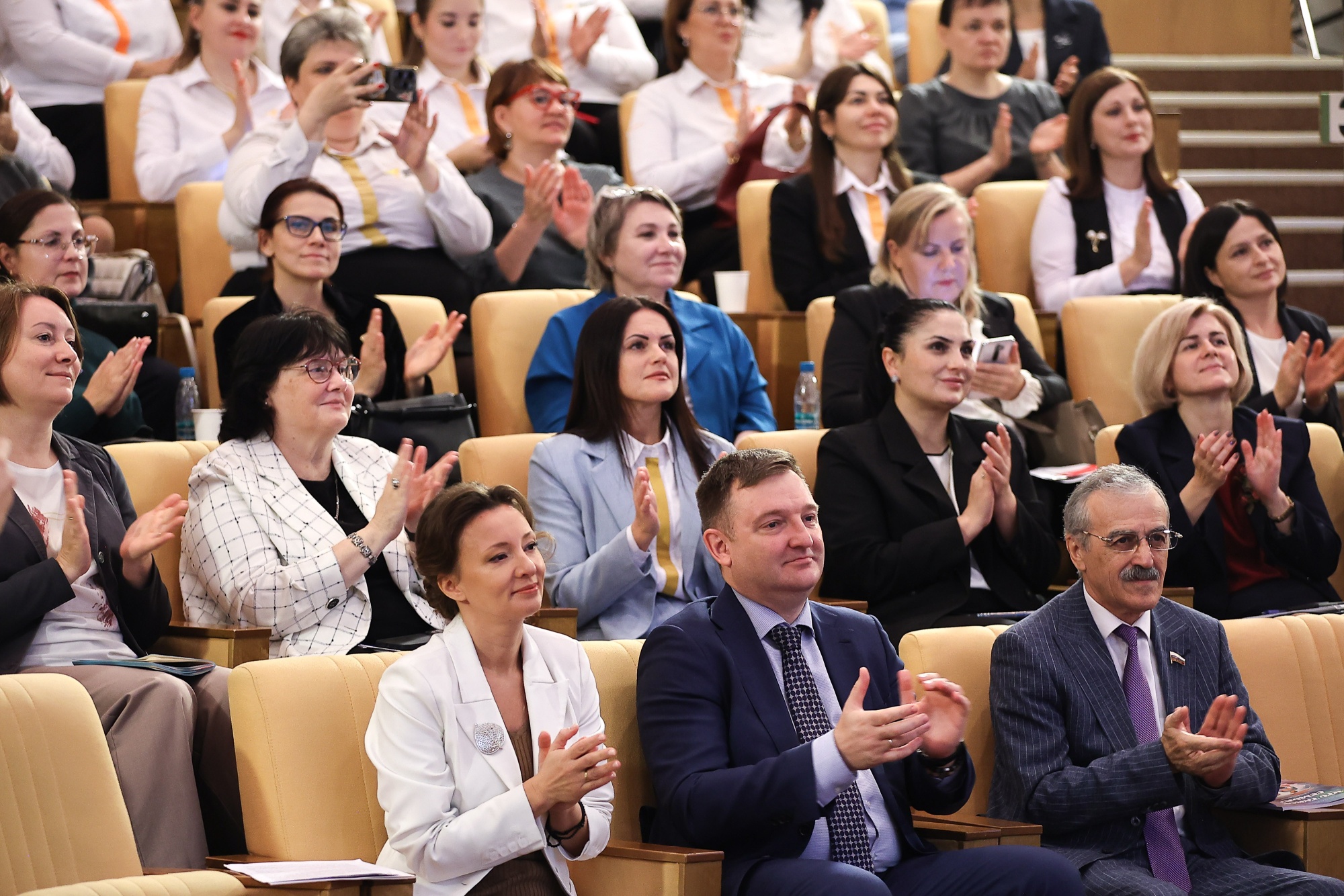 bb47e9c8418bad33f2e2_2000x