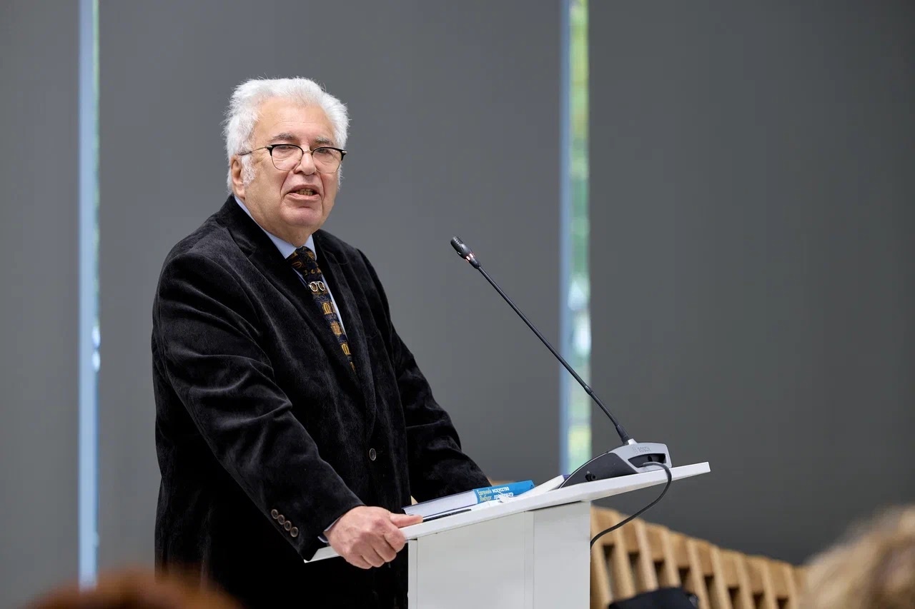 d34b68bb95a96c550b18_2000x