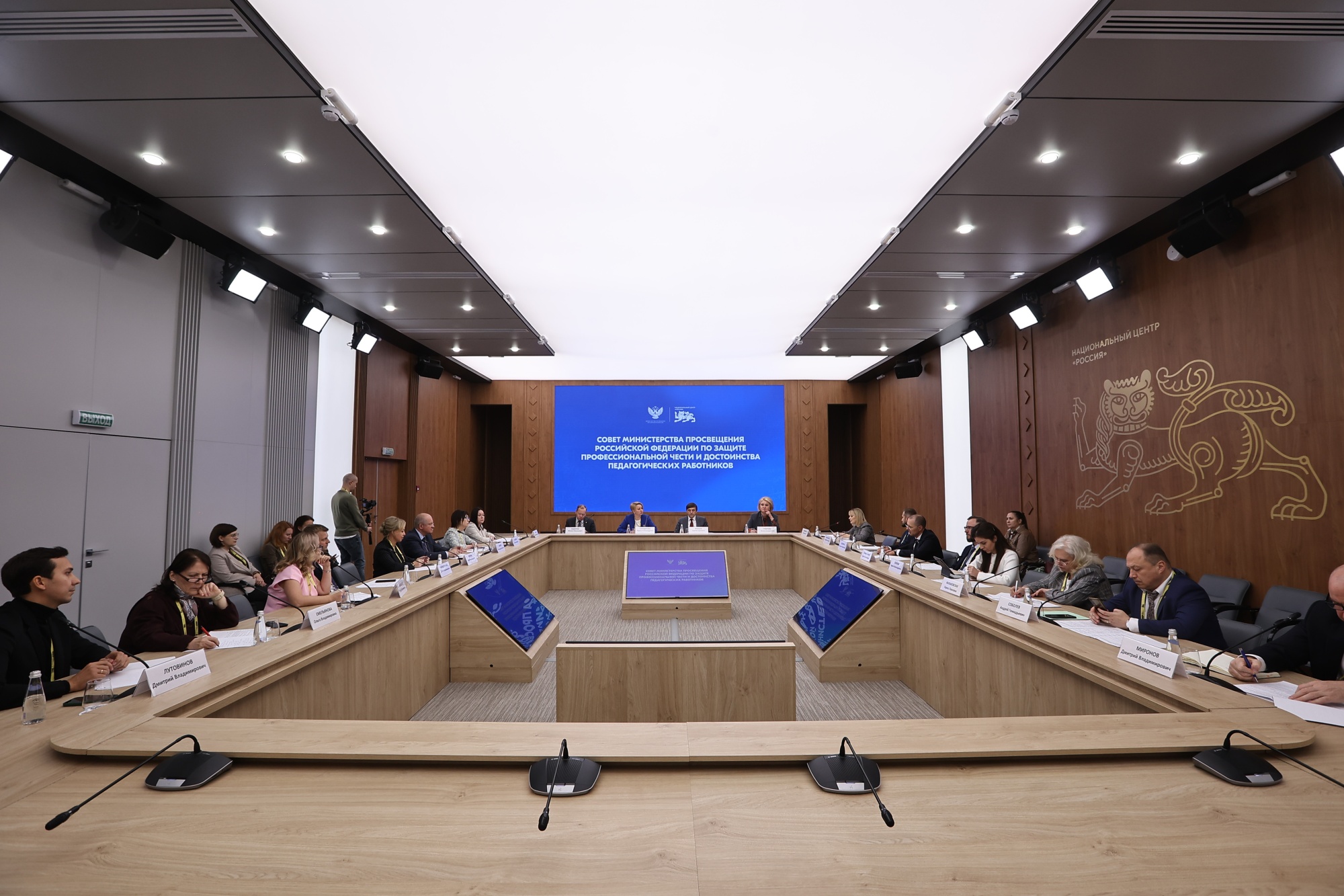 db03ca4654c632829818_2000x