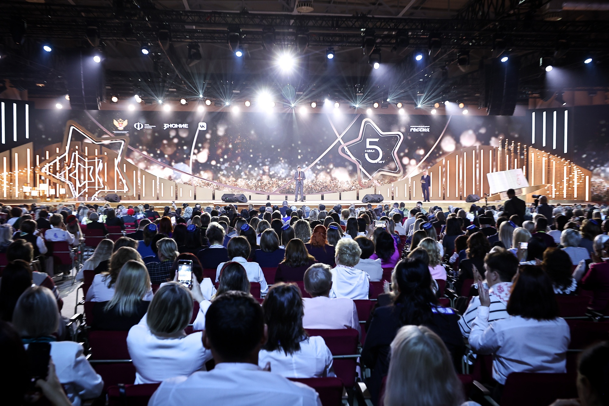 e44f416e6dc6ef157619_2000x