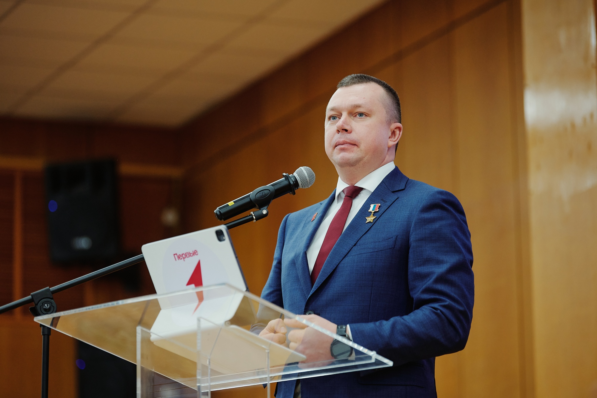 087c735185295ad78795_2000x