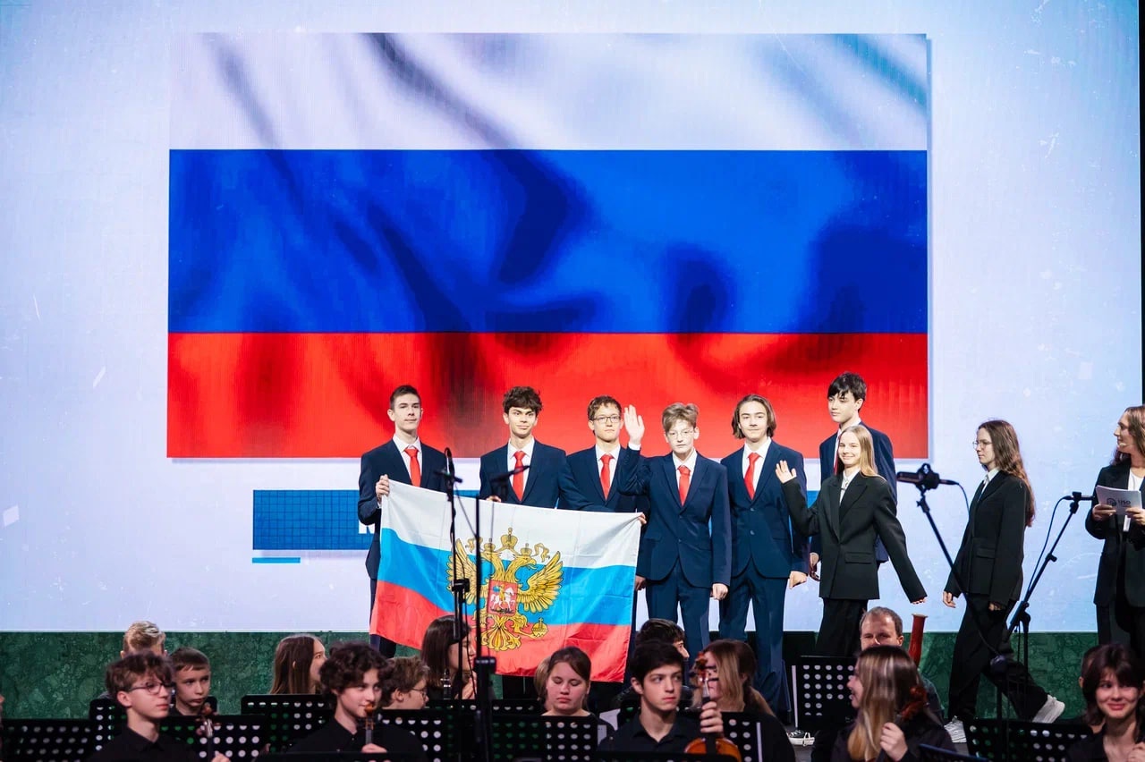 12a446111f8449d82e9f_2000x