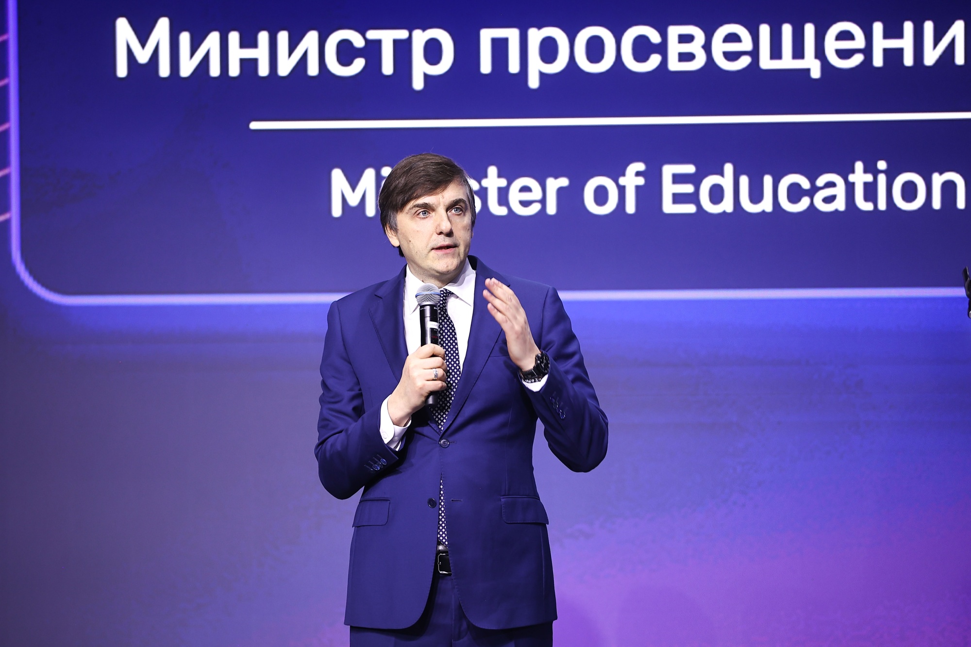 2e0fce6c5c9376c9b0b6_2000x