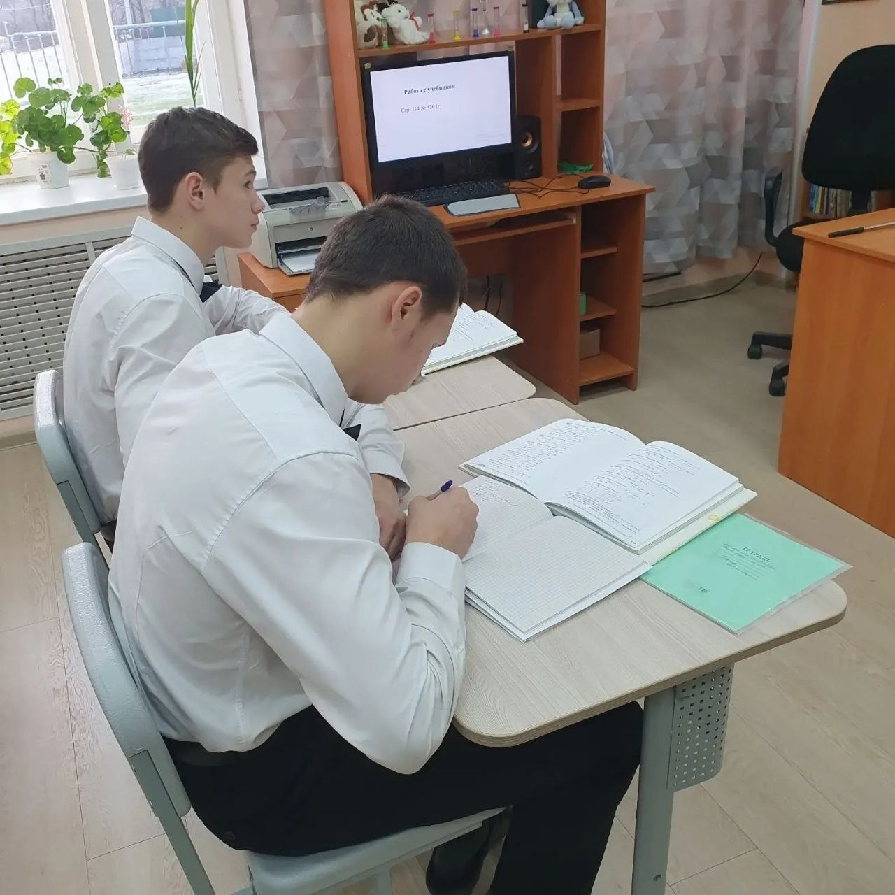 31Igo4L0r6-k-xysE7ez3OkKqhrmidYRE10fMoq7Q_9vGxWSl4AONGdx3nQw8mmjIAGANouHYu_jGwGxQzLzOmr4