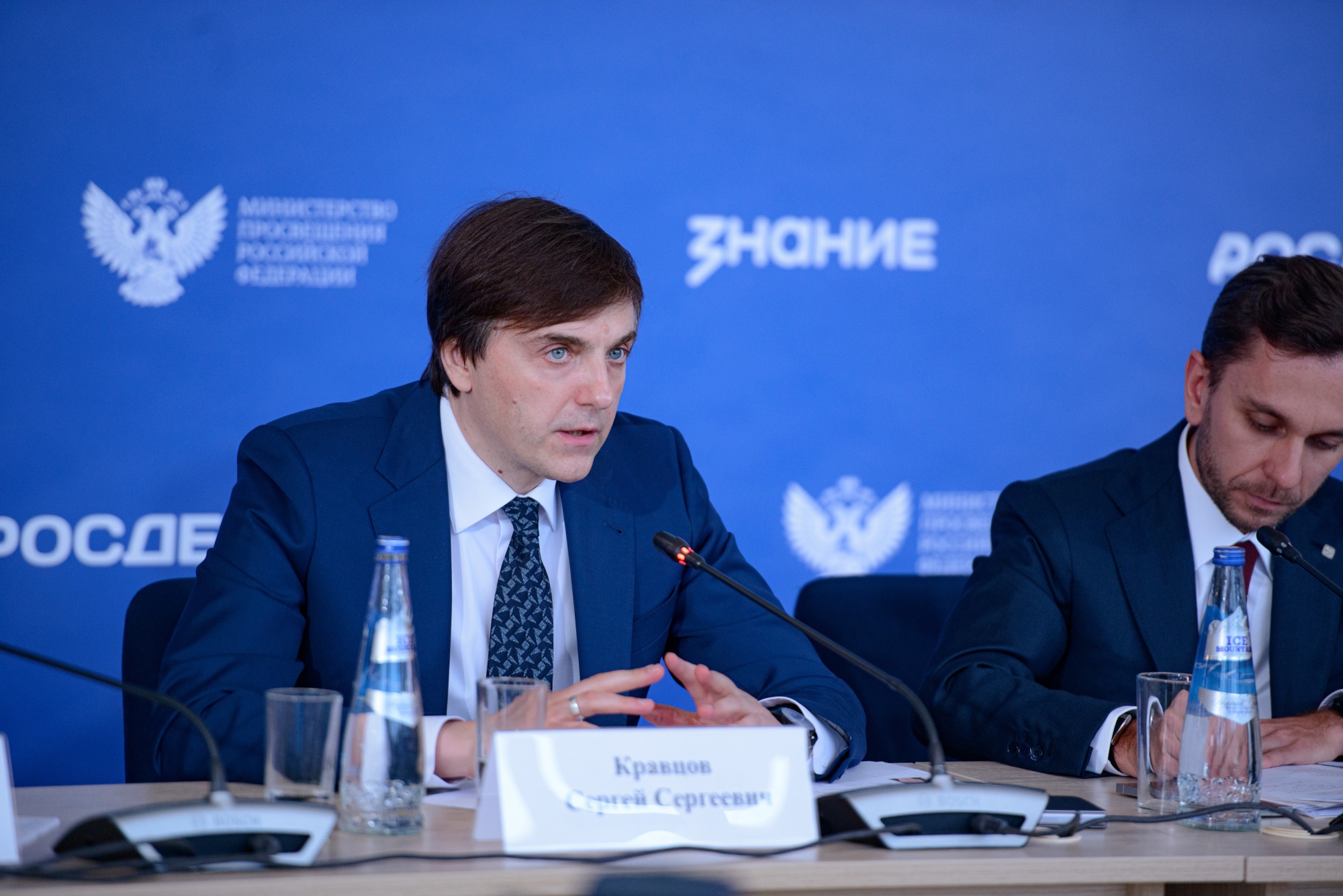 40ad17538ffeb9de6661_2000x