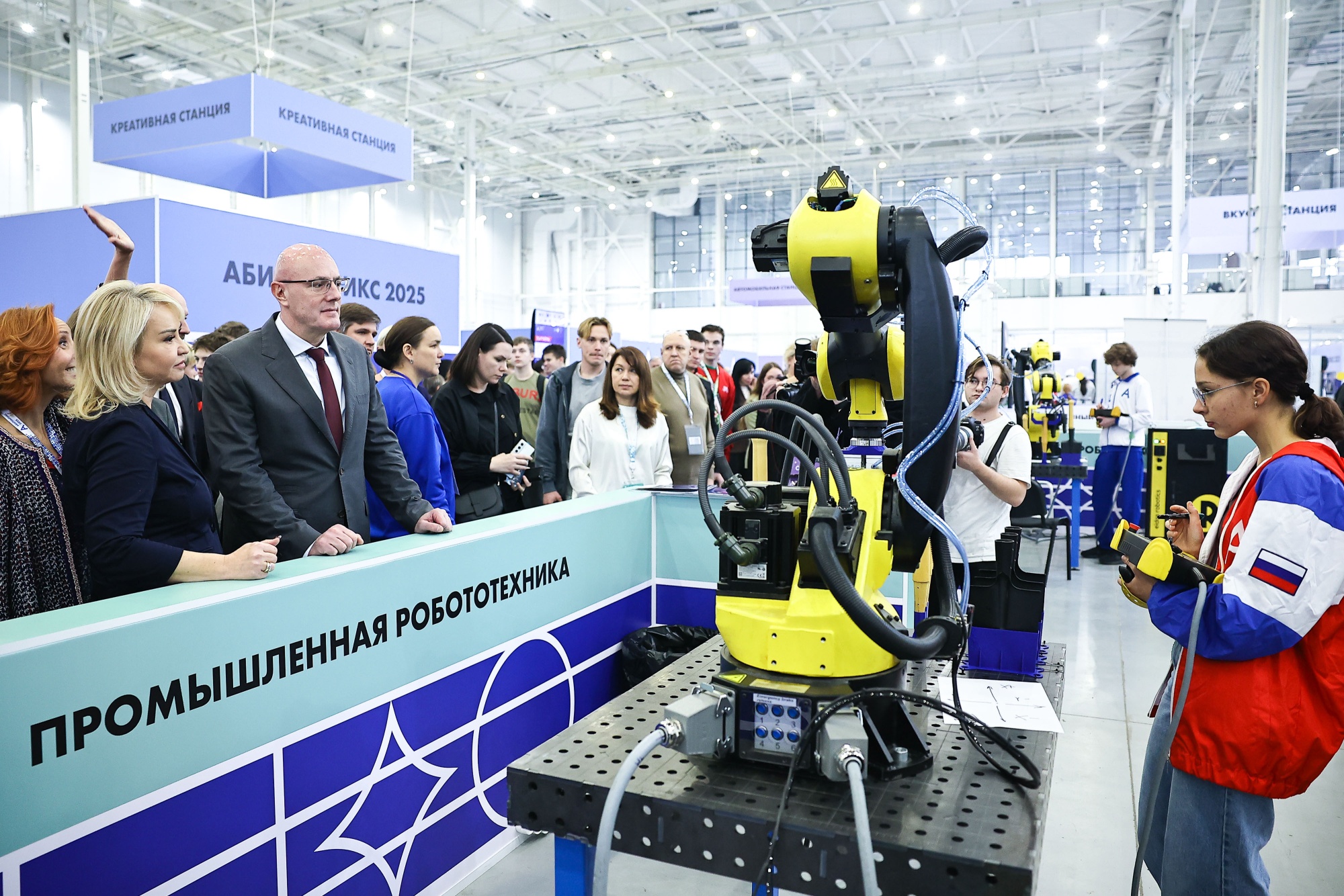 4206649817e2ff2fef85_2000x