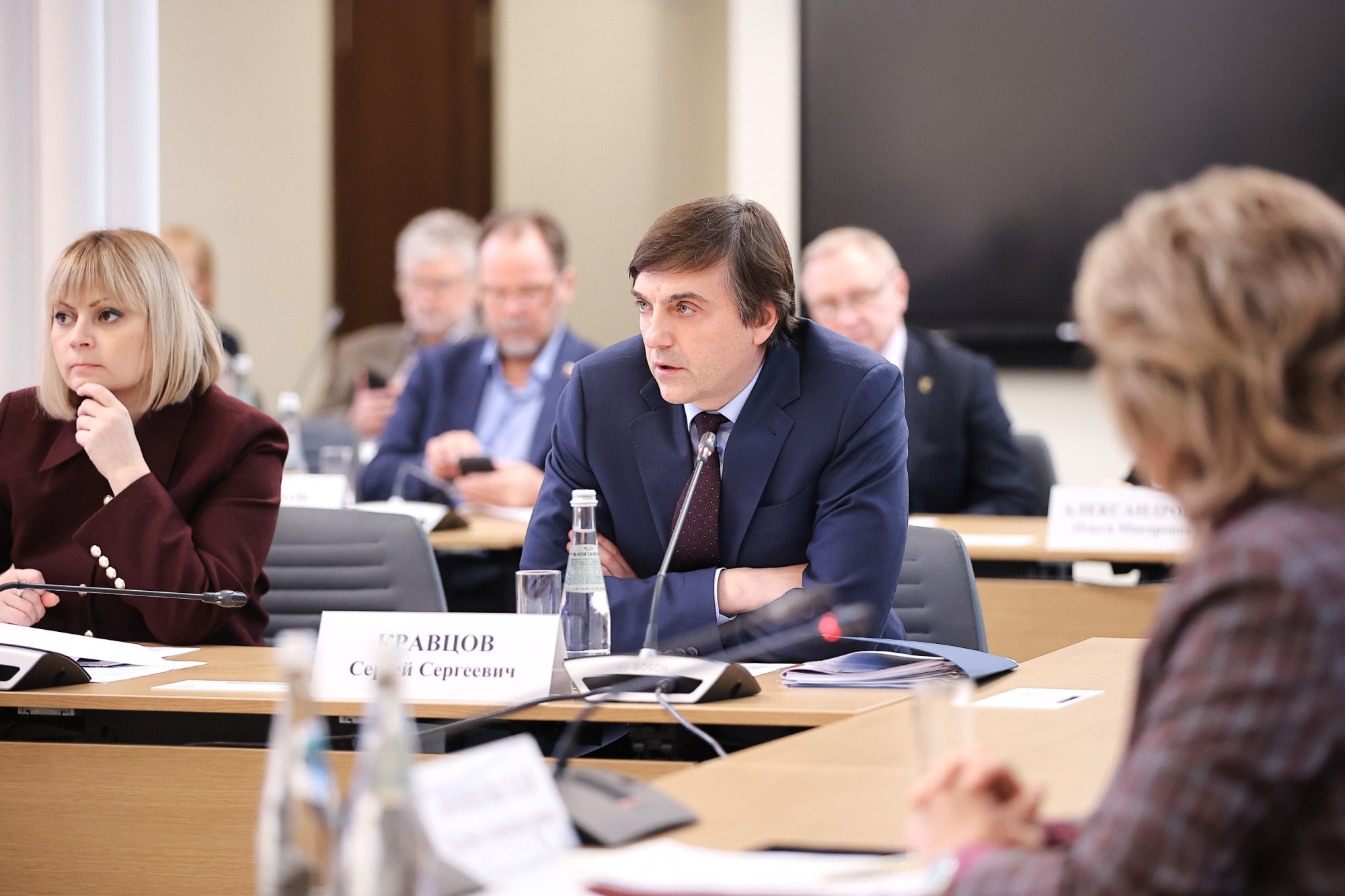 5843d24ffa12de098f0d_2000x