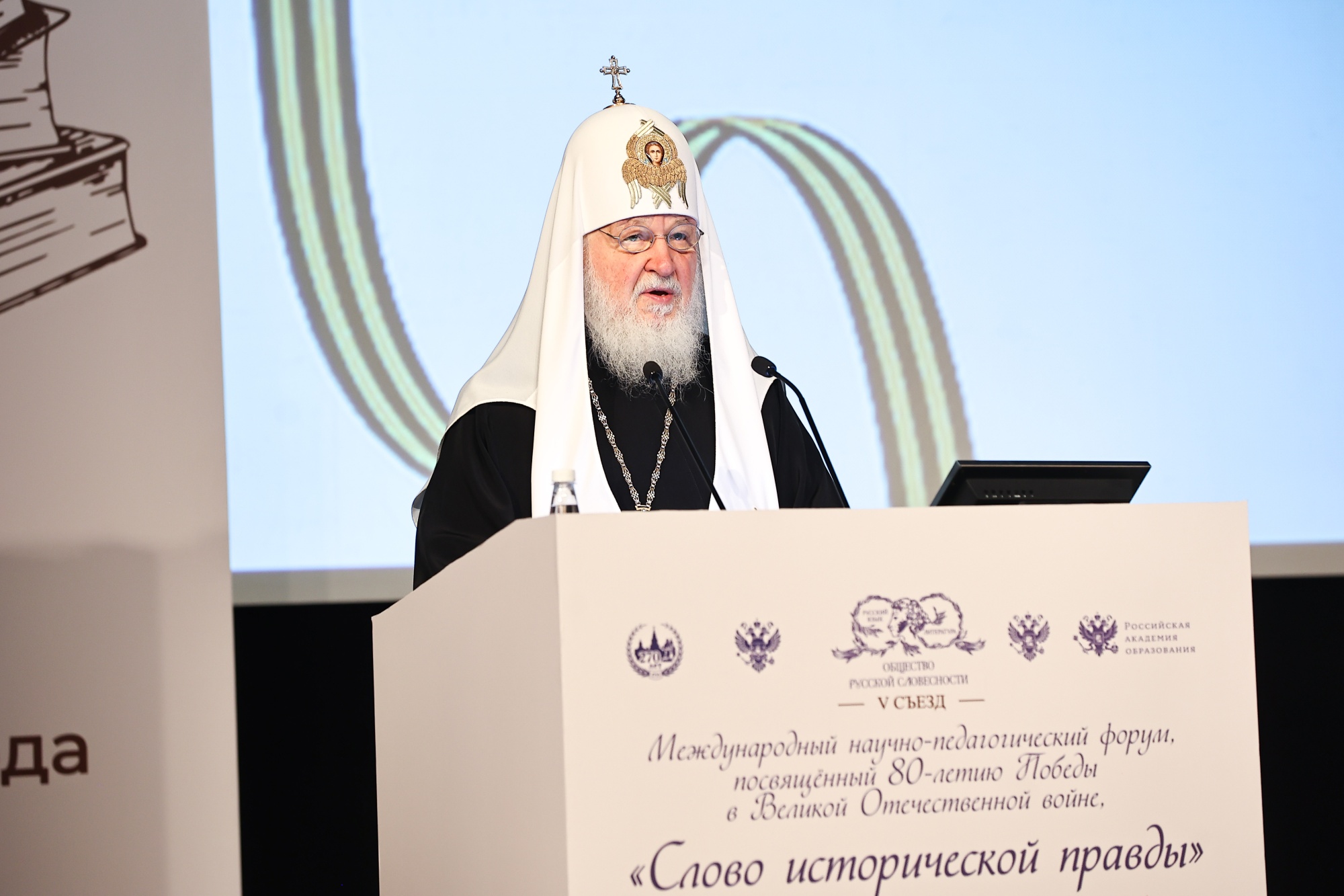 5f8665c889bf4c4e8151_2000x