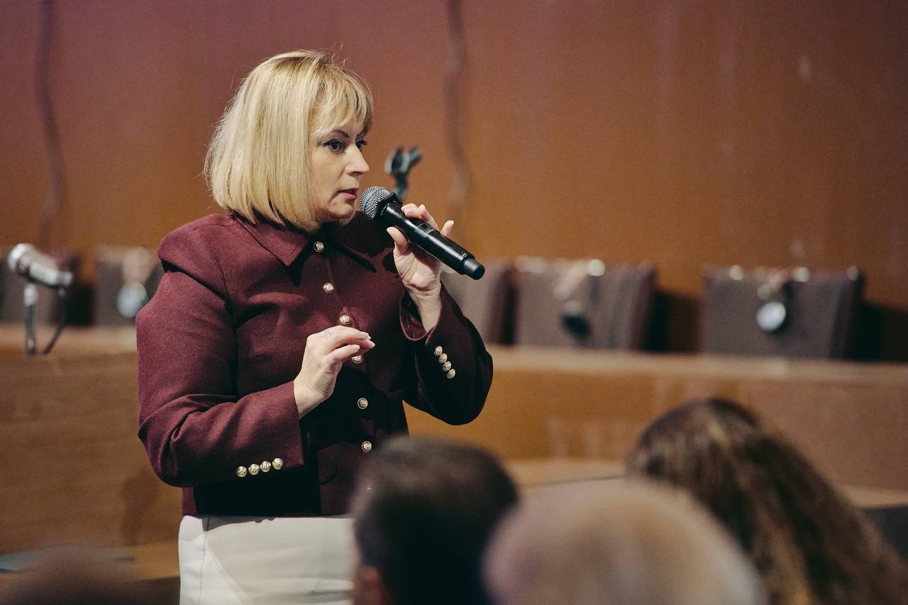 9019a3b75df2b4048989_2000x