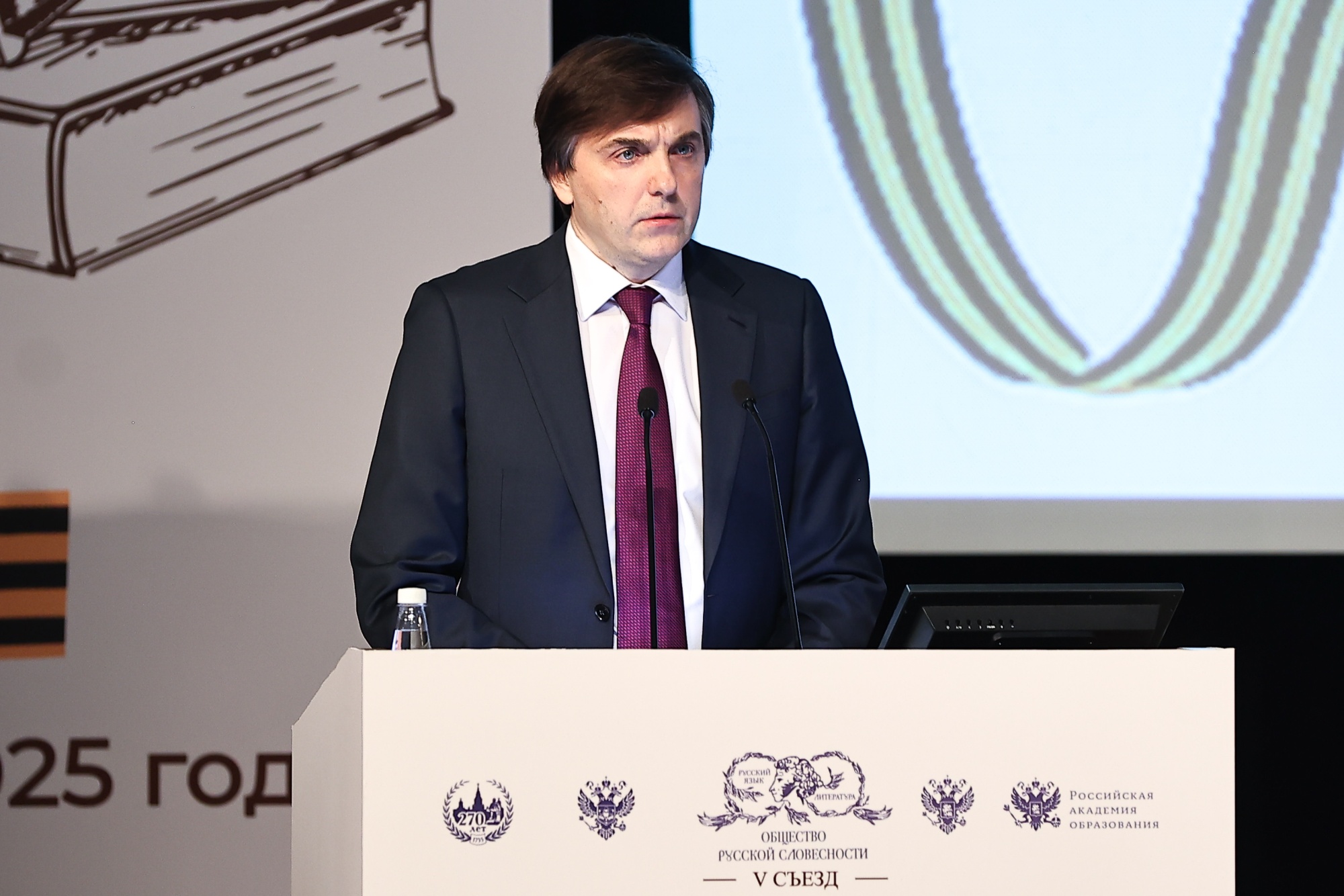 94d26d9a2a4bdae47456_2000x