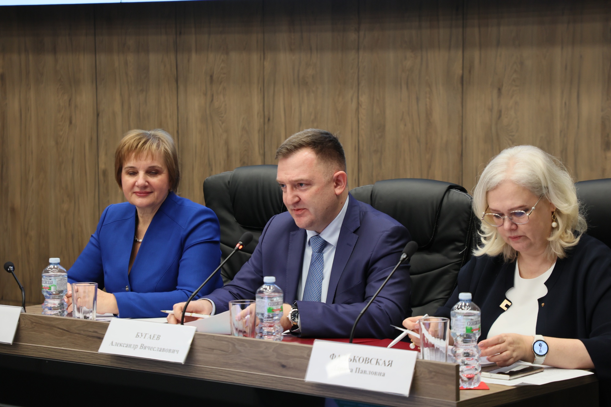 ec656712466abcb22f32_2000x