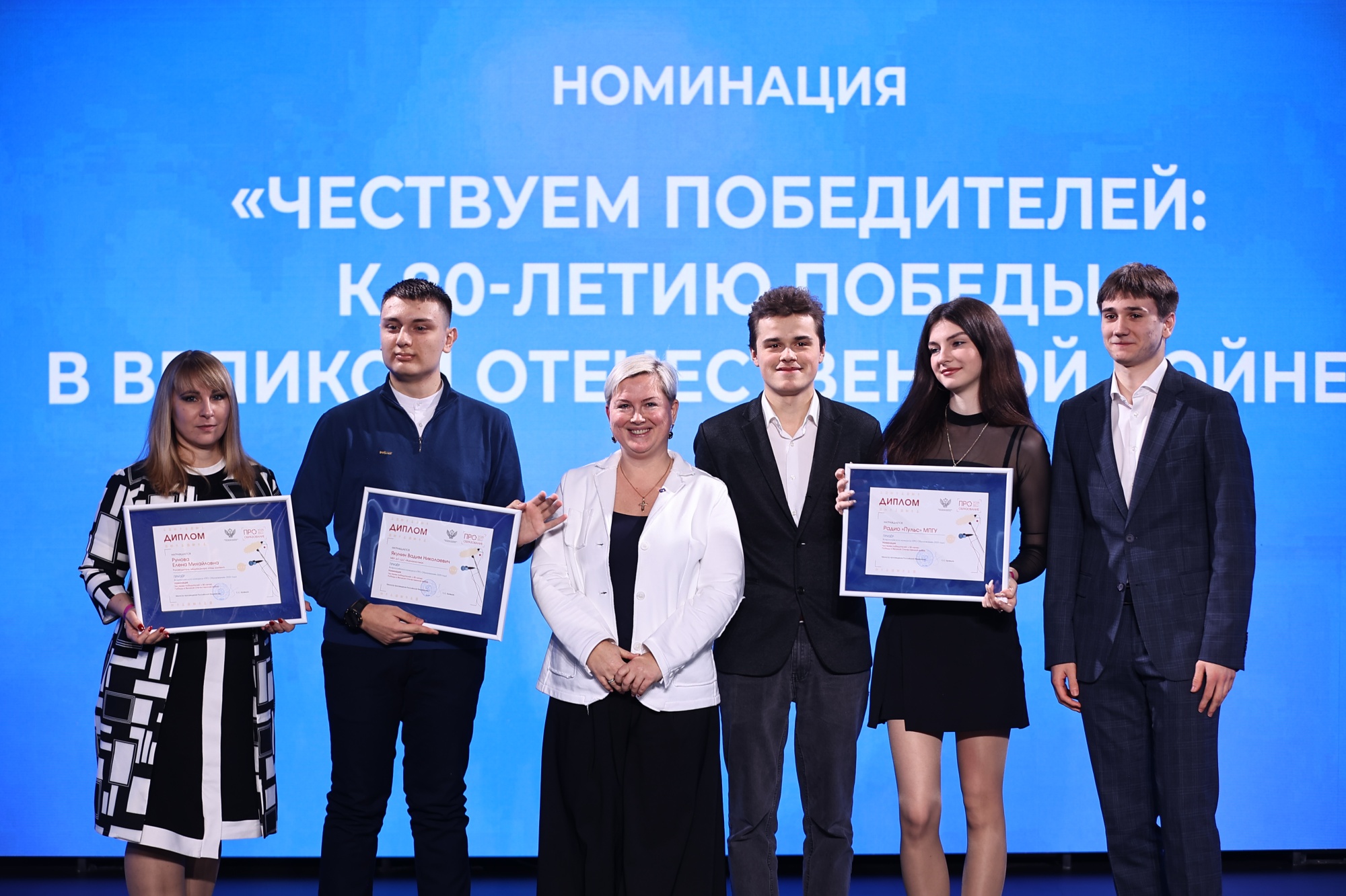 1f9d272a88fd68a17d9a_2000x