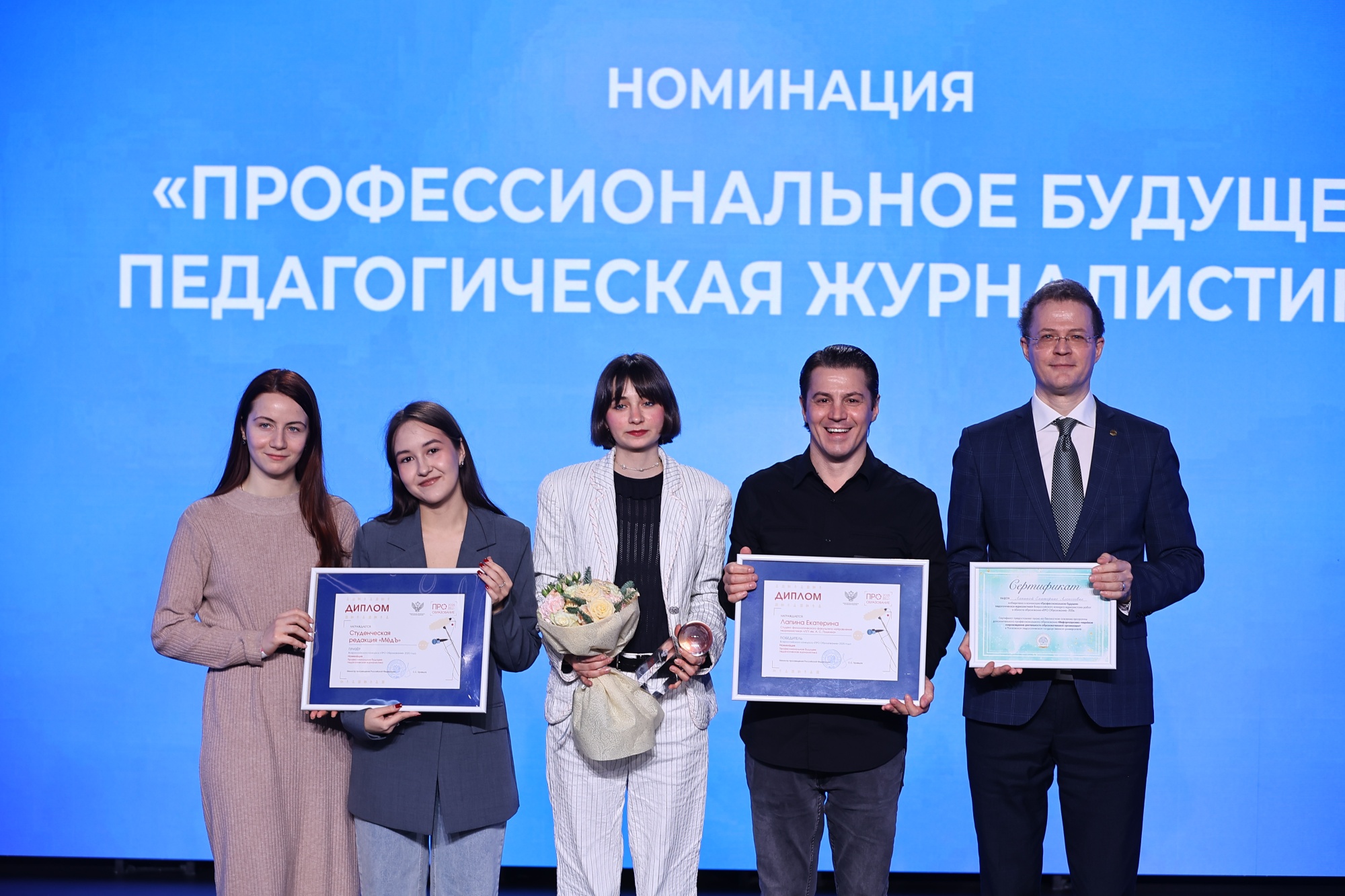 5f72423bab4197b9213c_2000x