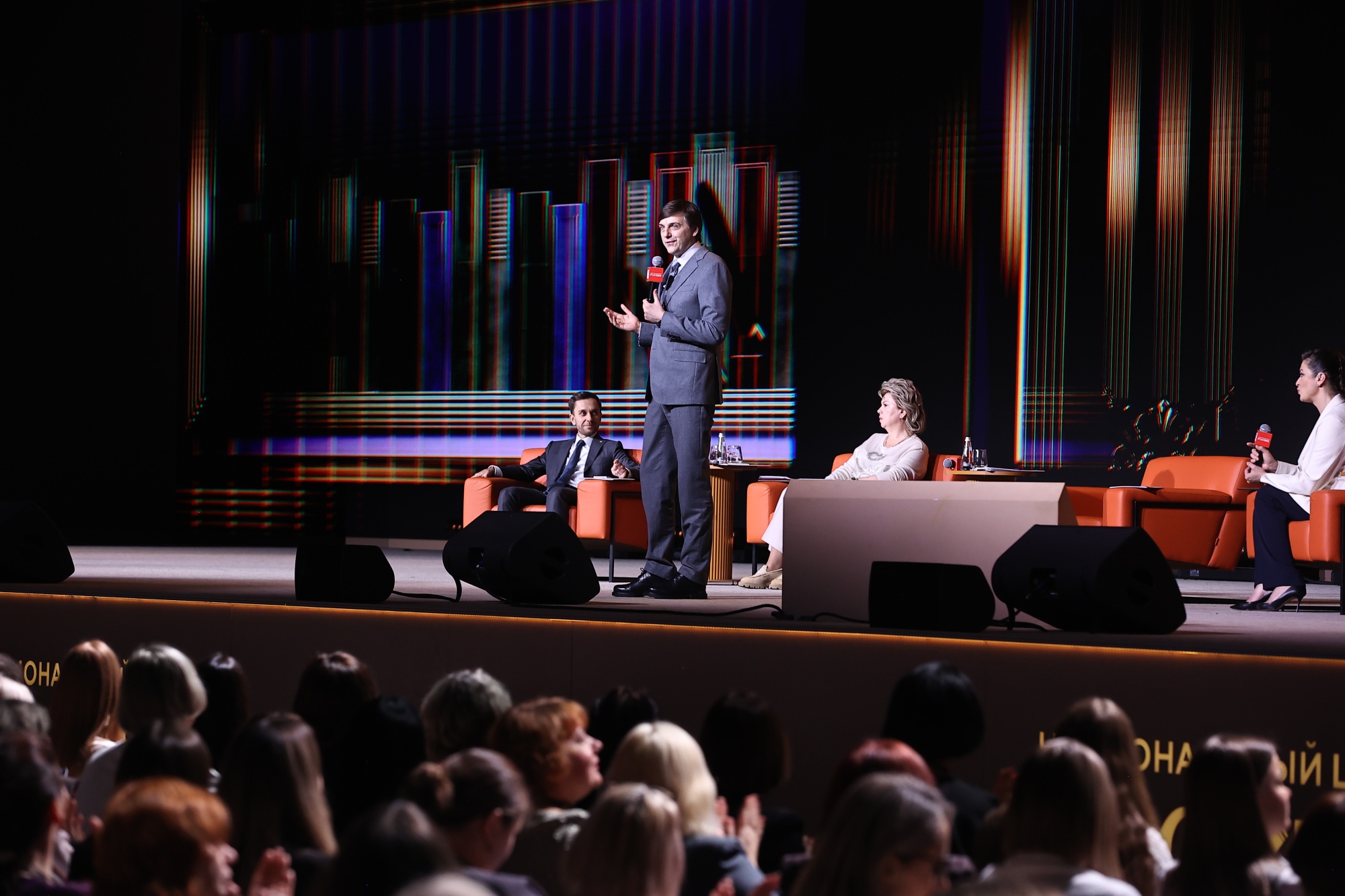 99c624b60bf8c41a9d33_2000x