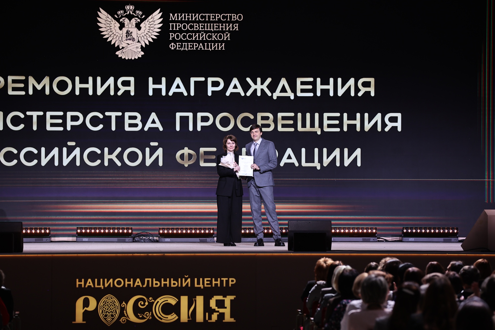 a5b941c6c6dcf046bf6b_2000x