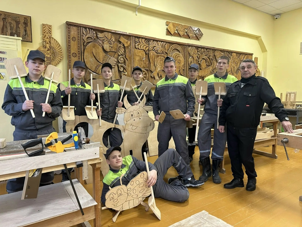 Руками творят, сердцем помогают: воспитанники Орловского СУВУ подарили тепло малышам из детского сада  «Калинка»