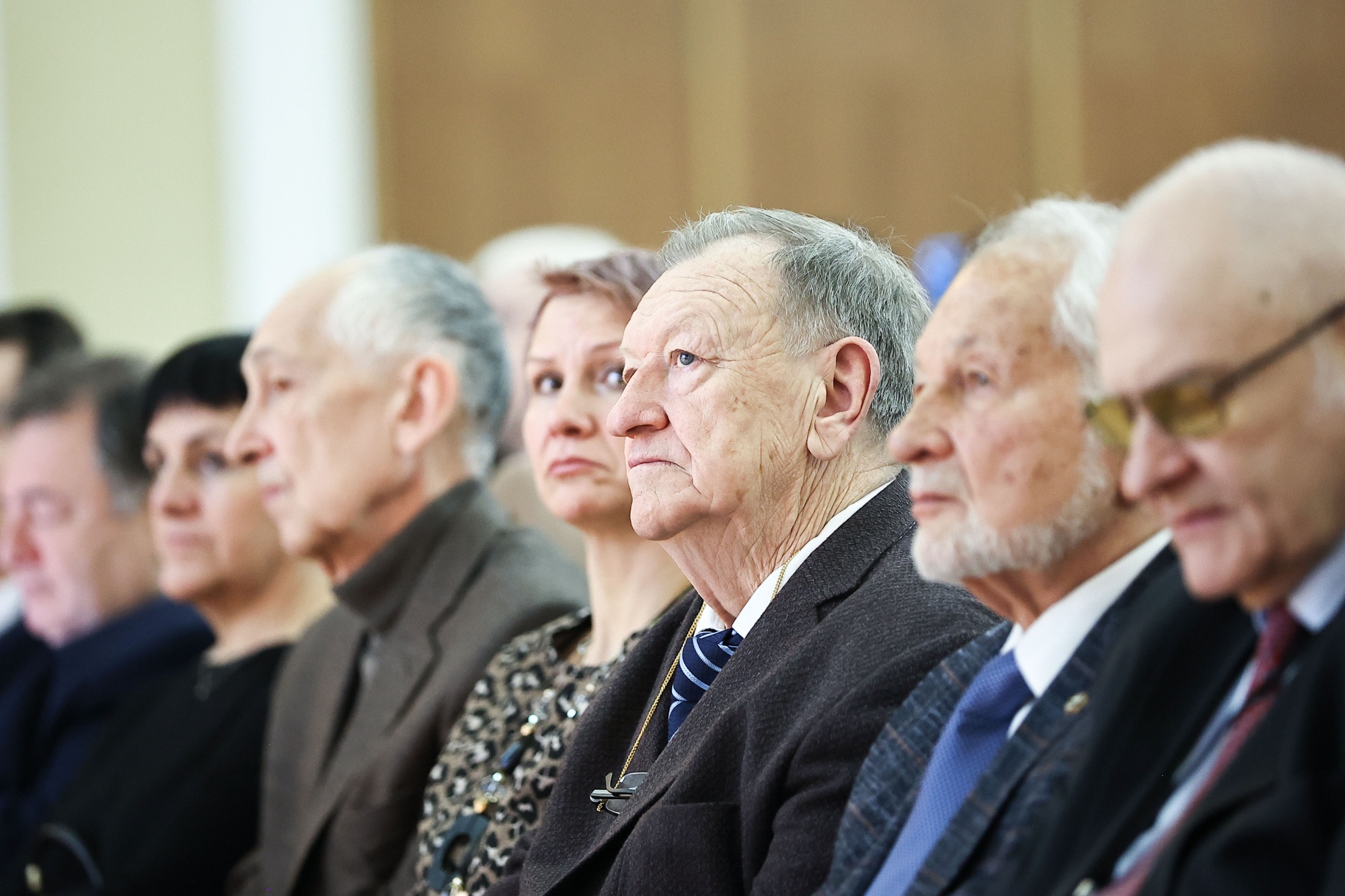 c6b676b1adab48ac9837_2000x