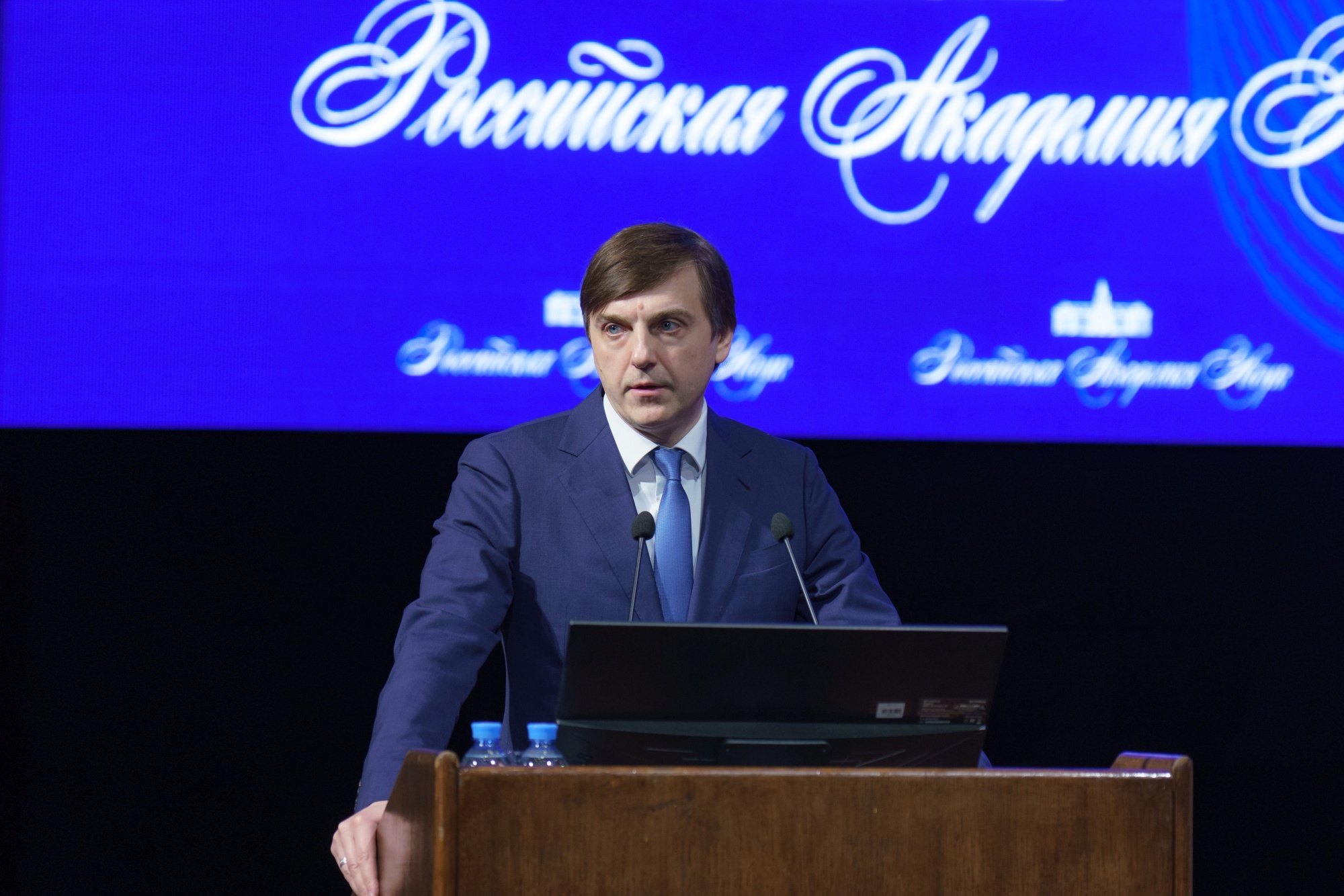 e361e1b878d6badc87c8_2000x