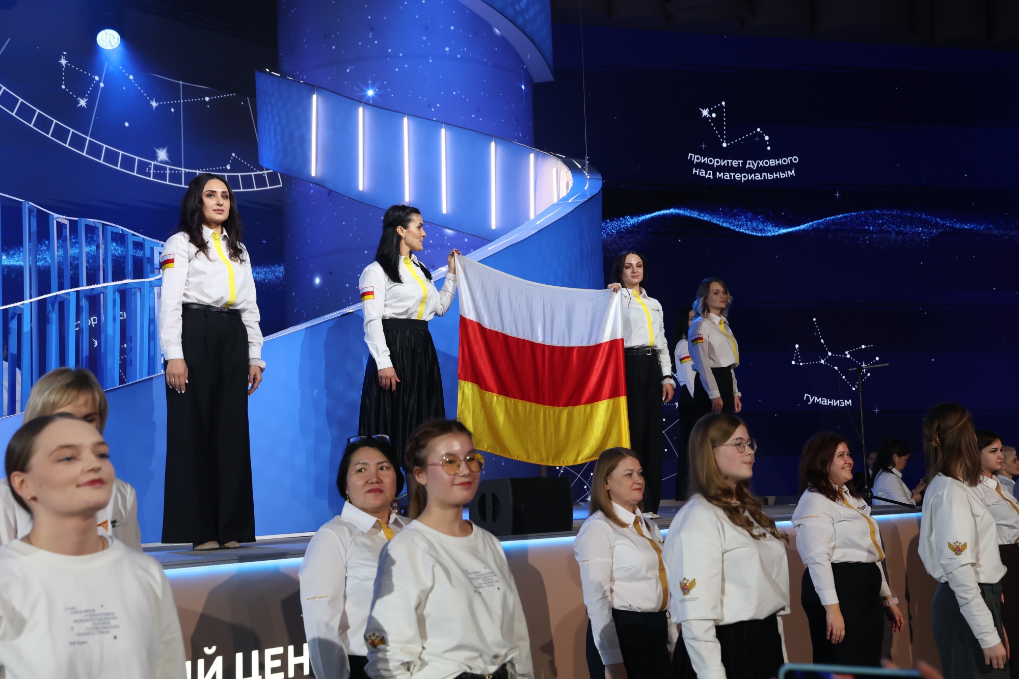 2f04f15dce8138021dfb_2000x