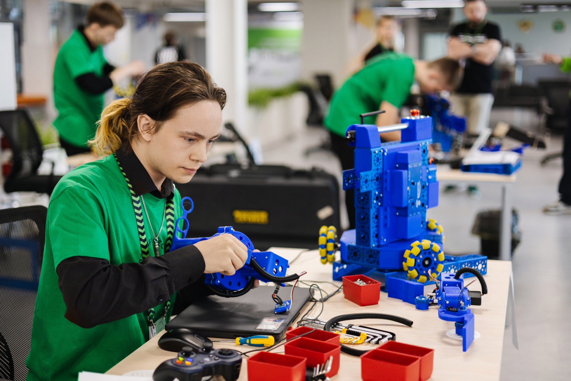 385153fd605a8bcb5bec_2000x