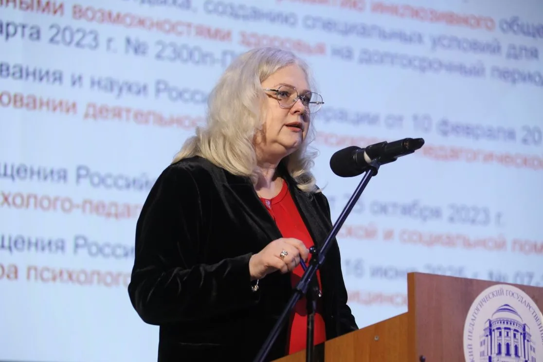 Сергей Кравцов приветствовал участников всероссийского совещания педагогов-психологов