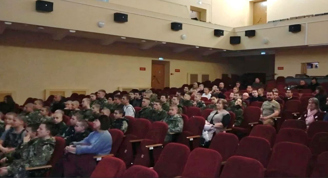 Воспитанники Орловского СУВУ прикоснулись к истории через кино