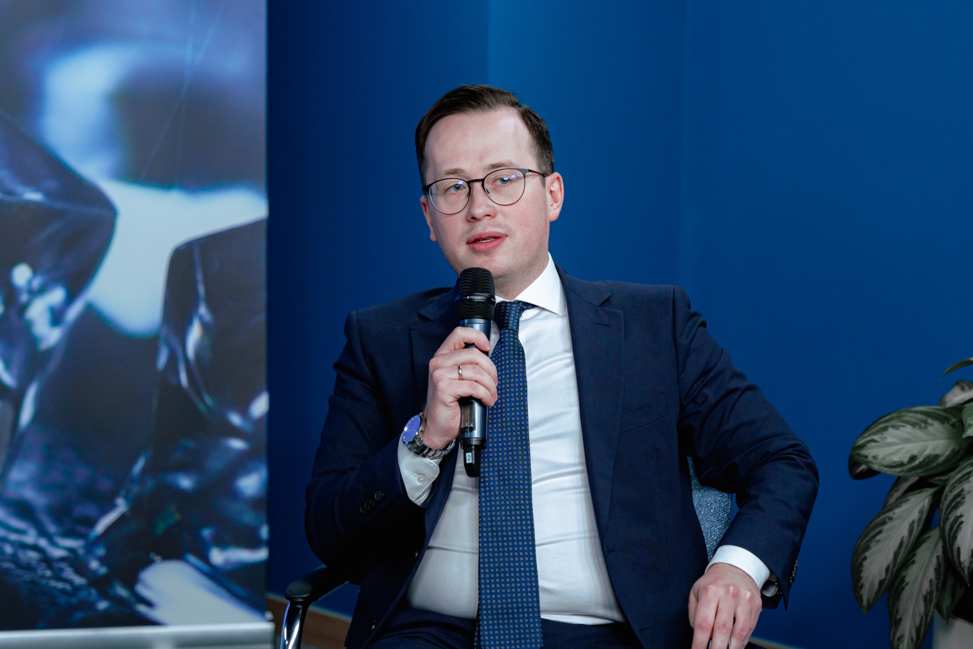 633c83123e5df7ba0c15_2000x