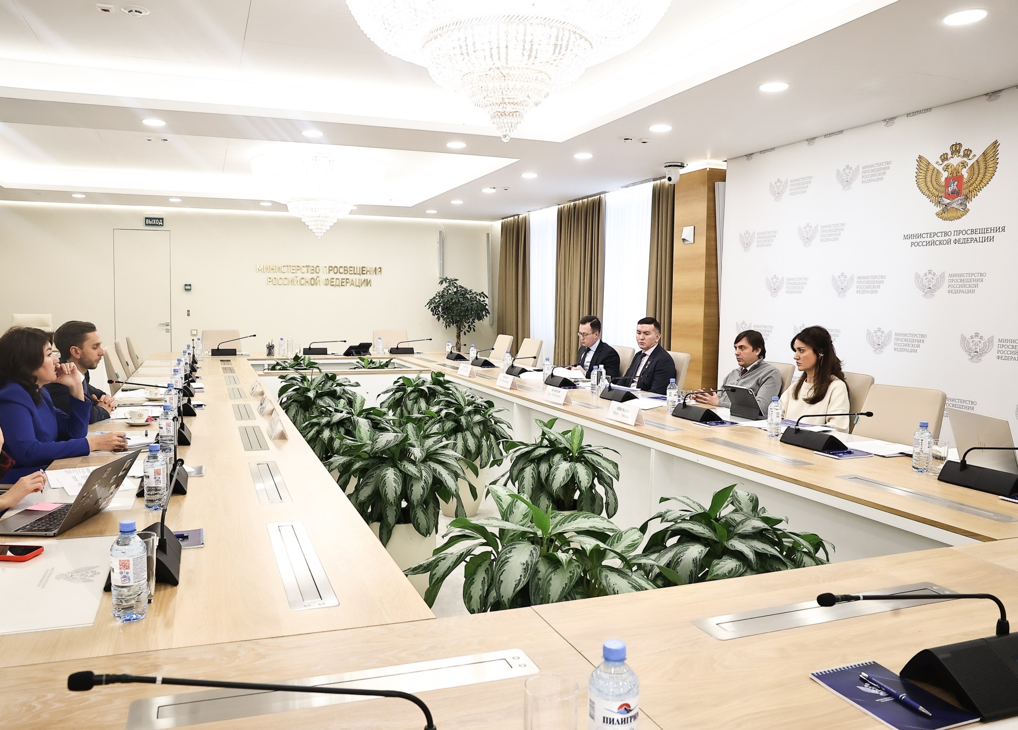 Сергей Кравцов и Максим Древаль обсудили взаимодействие по работе с родительским сообществом