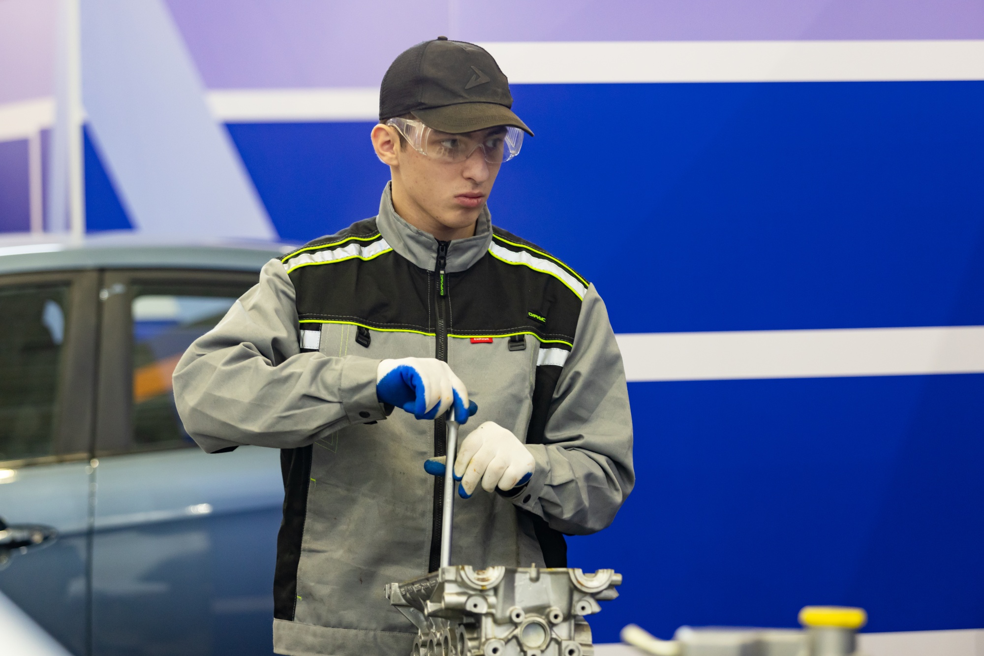 12baa3beb22141bb8243_2000x